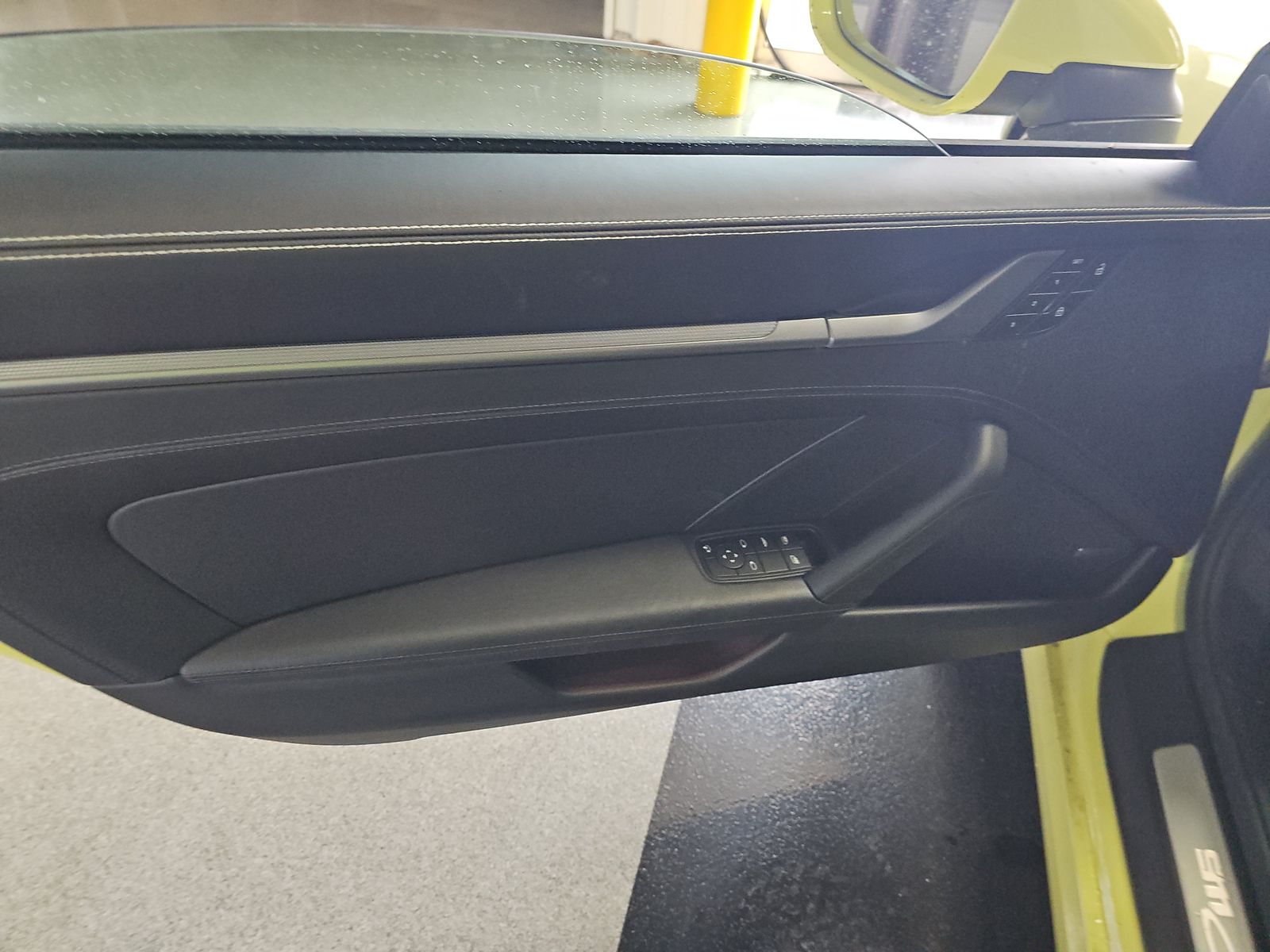 2025 Porsche 911 Carrera RWD