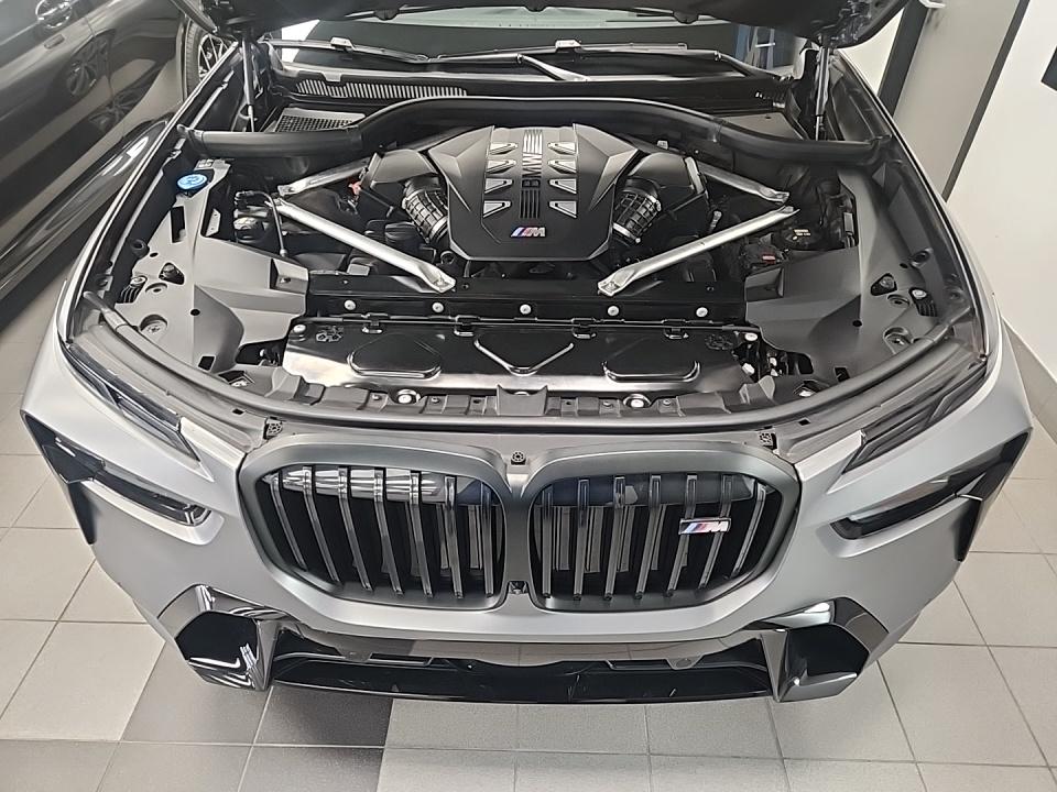 2023 BMW X7 M60i AWD