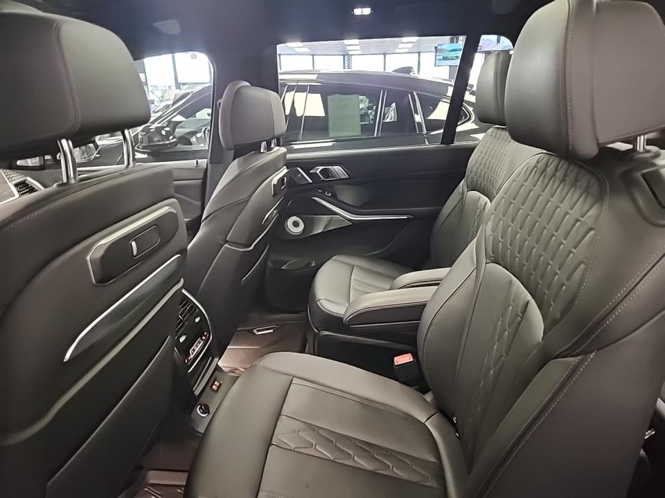 2023 BMW X7 M60i AWD