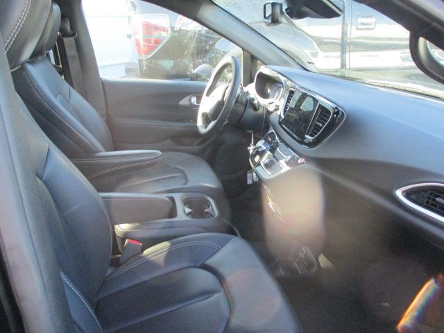 2025 Chrysler Pacifica Select FWD