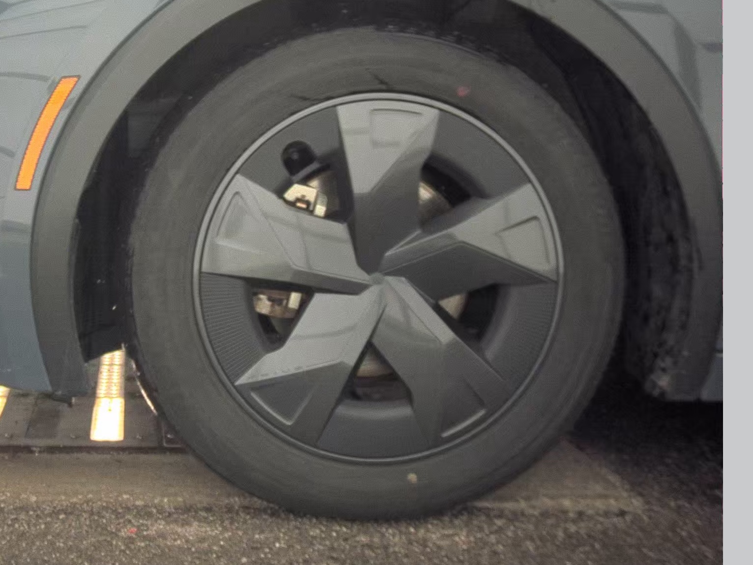 2025 Toyota Prius LE FWD