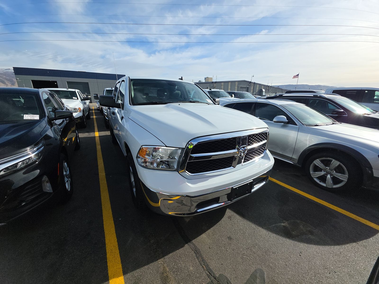 2023 DODGE RAM 1500 SLT GAS WHITE SHORT BED SINGLE - Image 3