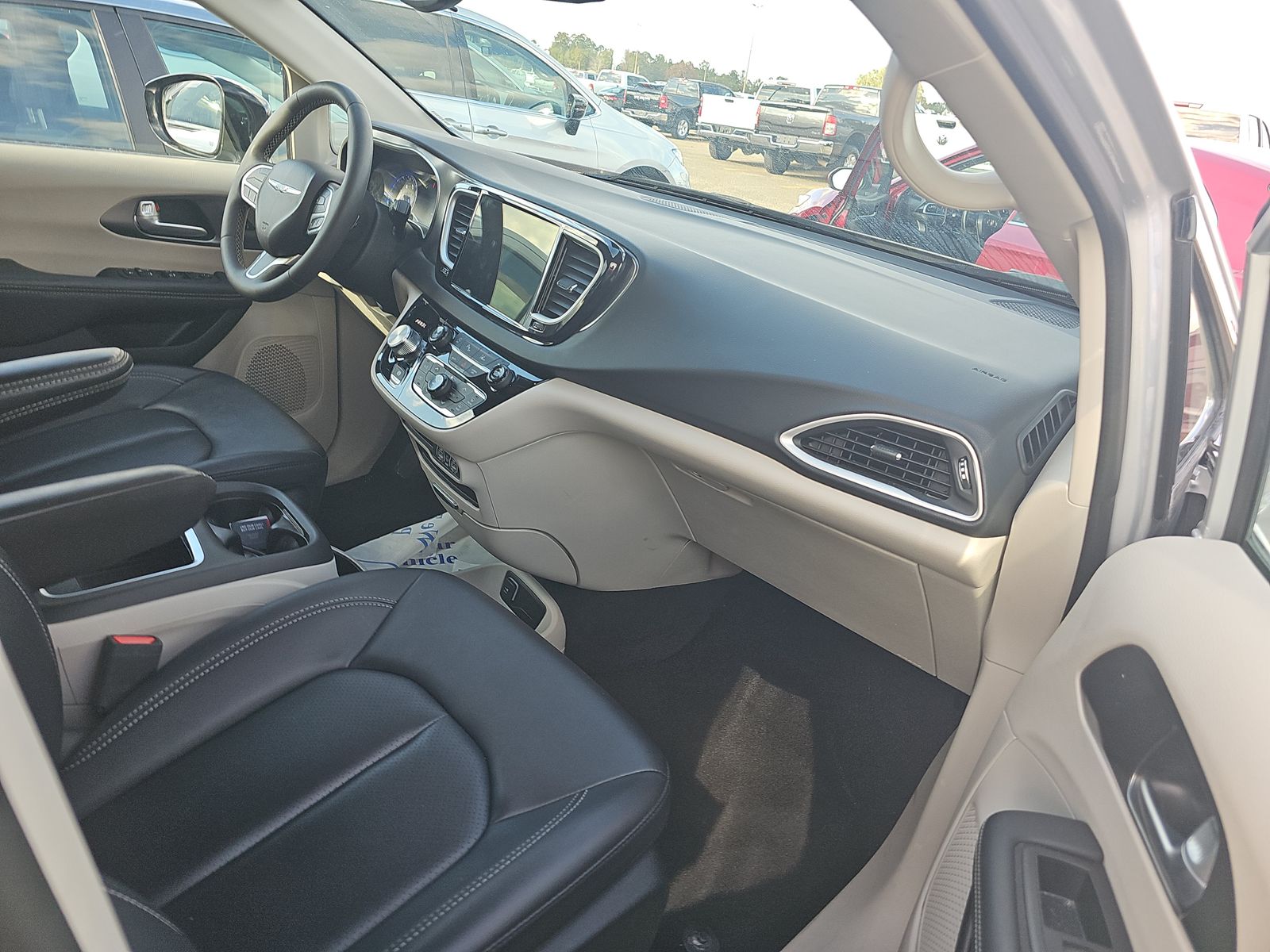 2024 Chrysler Pacifica Touring L FWD