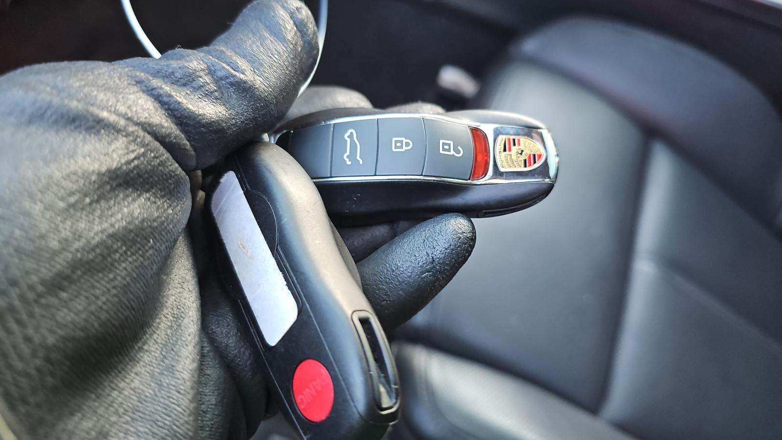 2022 Porsche Macan Base AWD