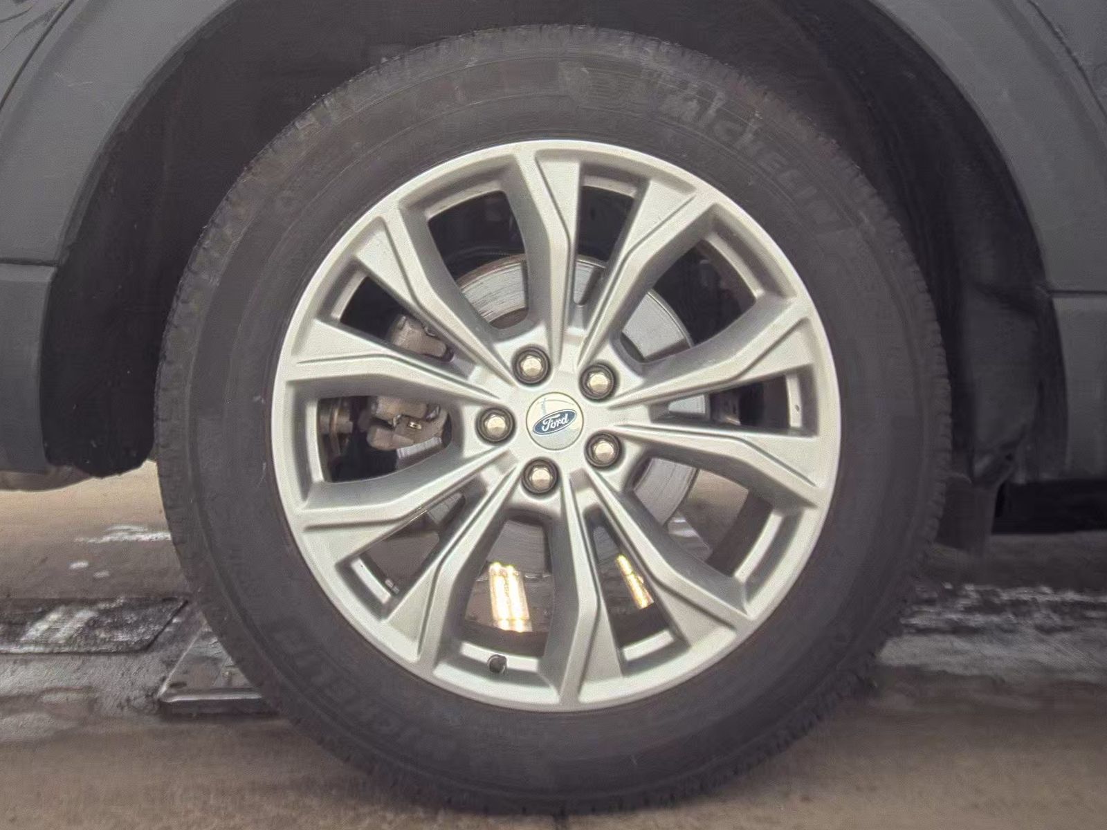 2023 Ford Explorer XLT AWD