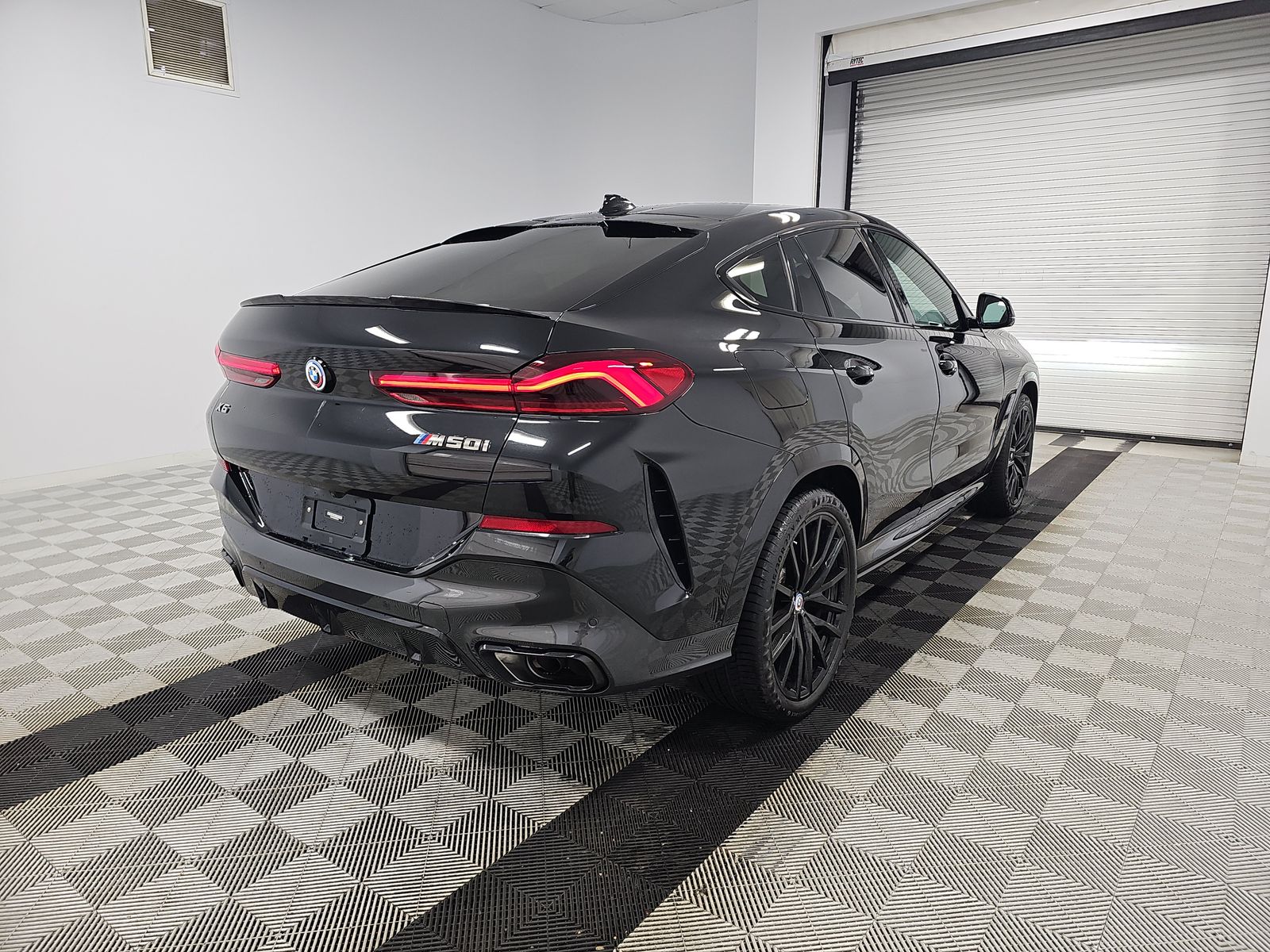 2023 BMW X6 M50i AWD