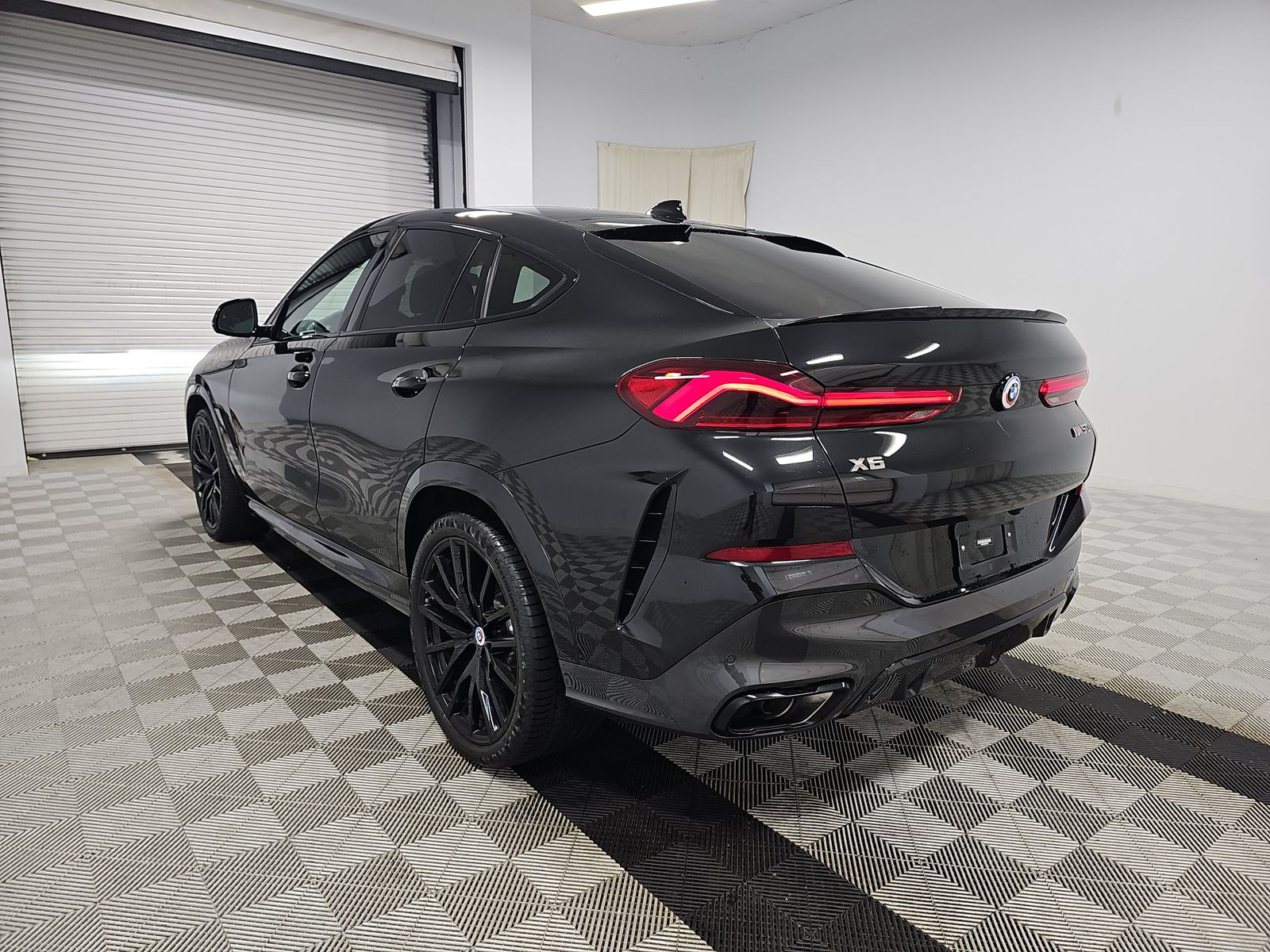 2023 BMW X6 M50i AWD