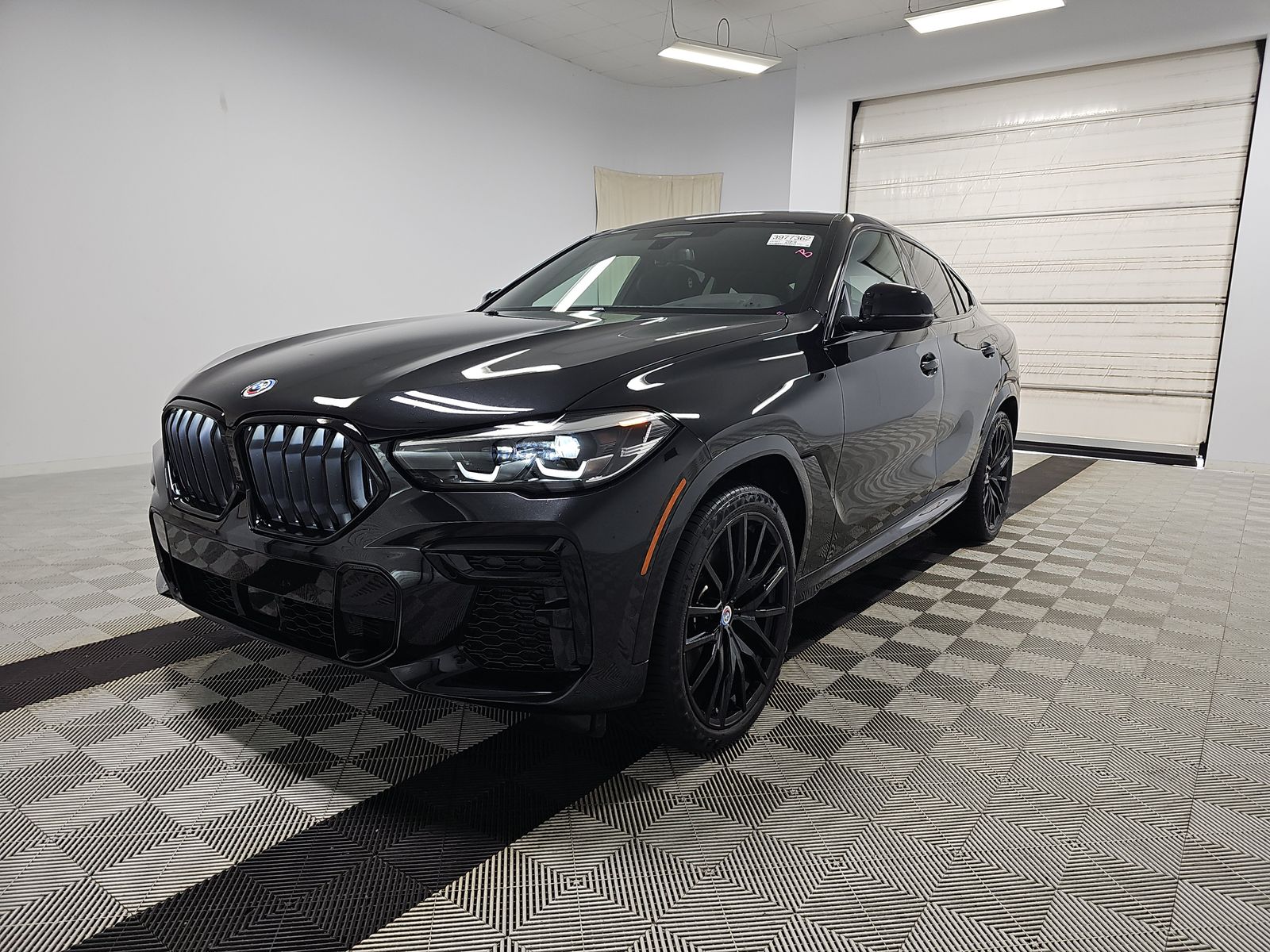 2023 BMW X6 M50i AWD