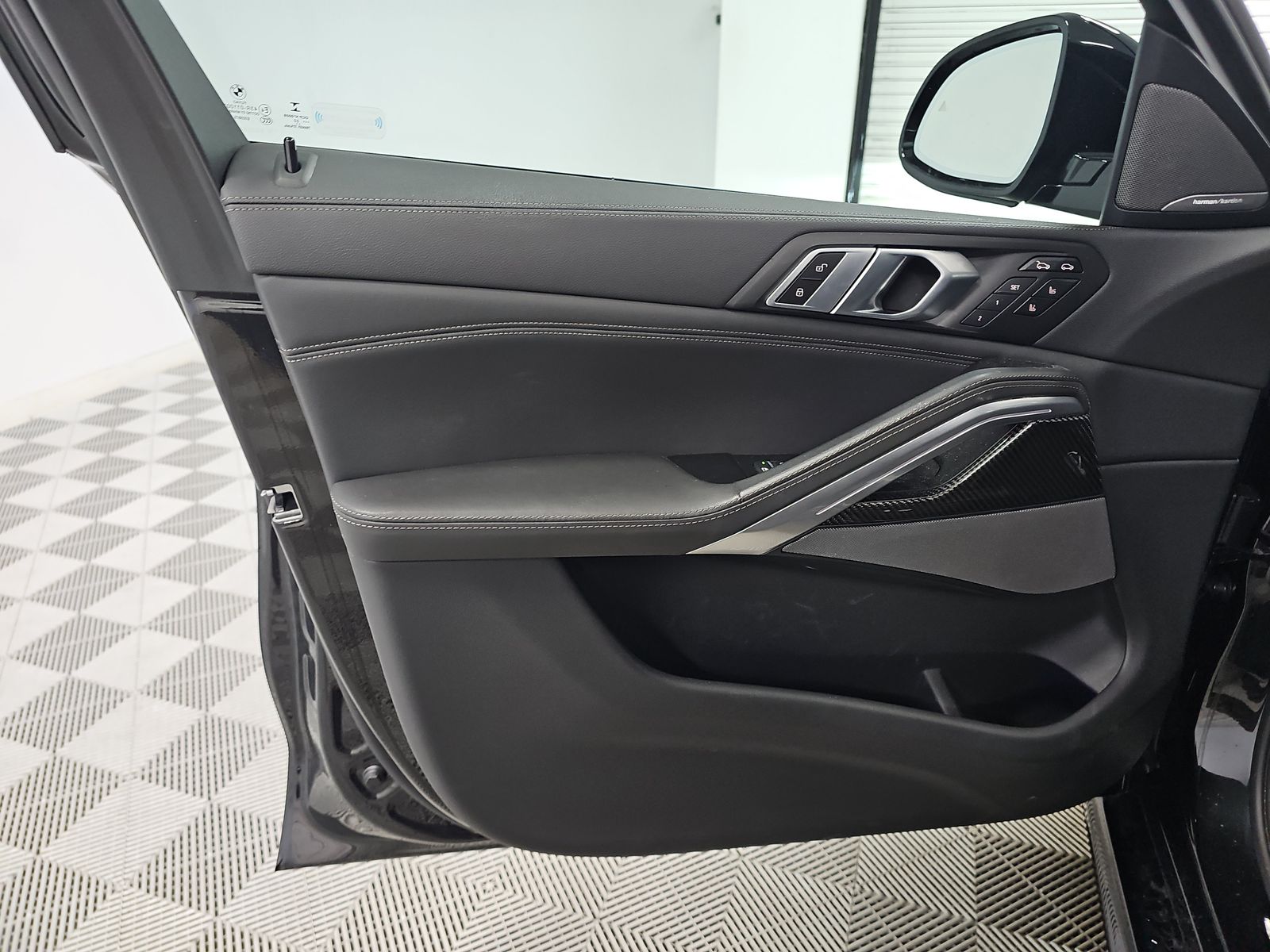 2023 BMW X6 M50i AWD