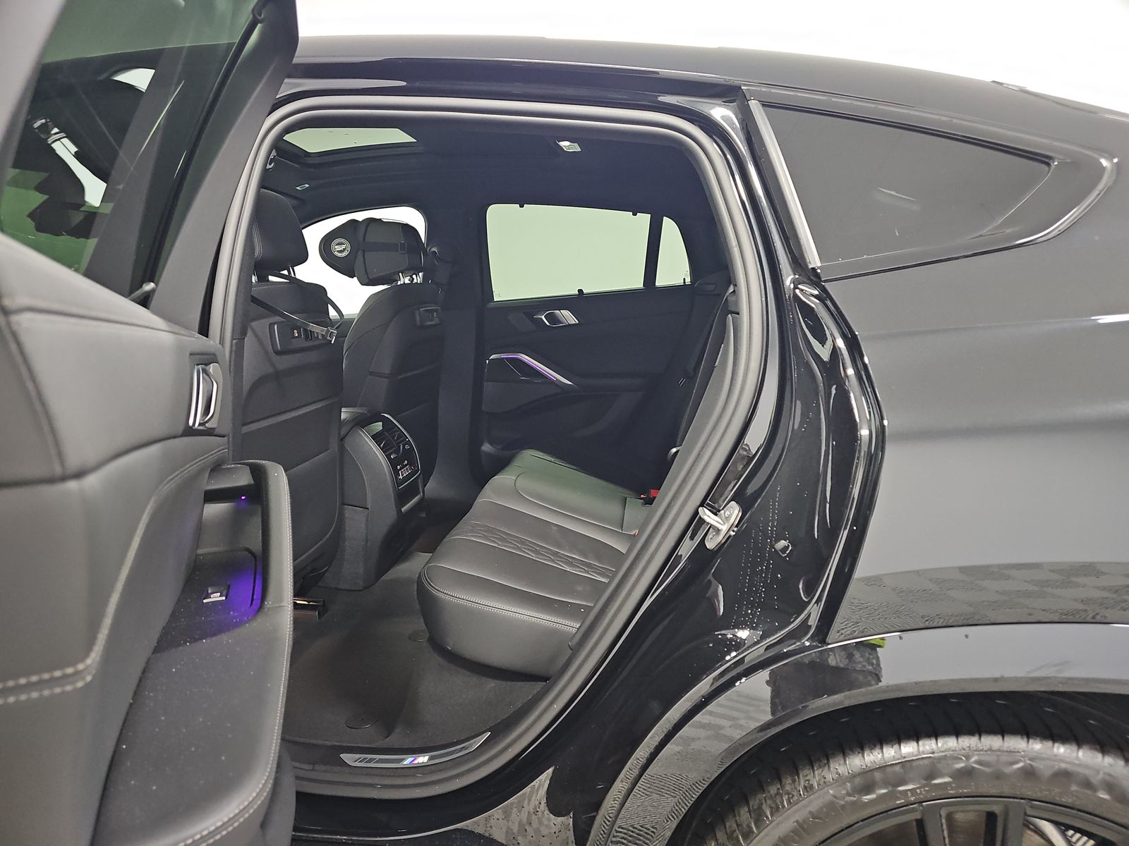 2023 BMW X6 M50i AWD