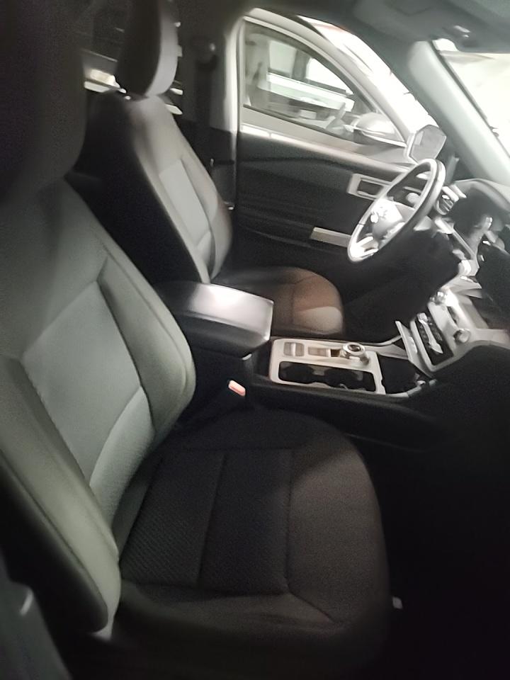 2023 Ford Explorer XLT RWD