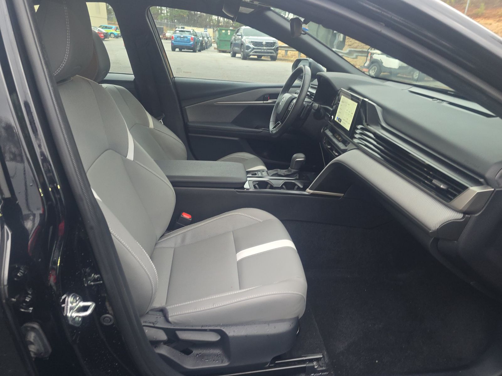 2025 Toyota Camry SE FWD