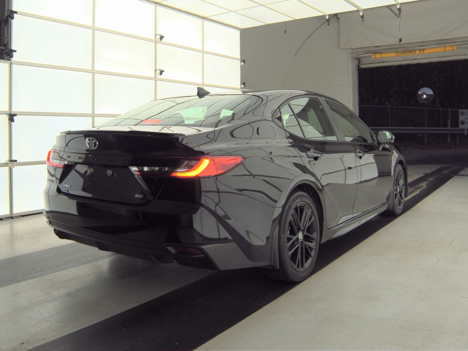 2025 Toyota Camry SE FWD