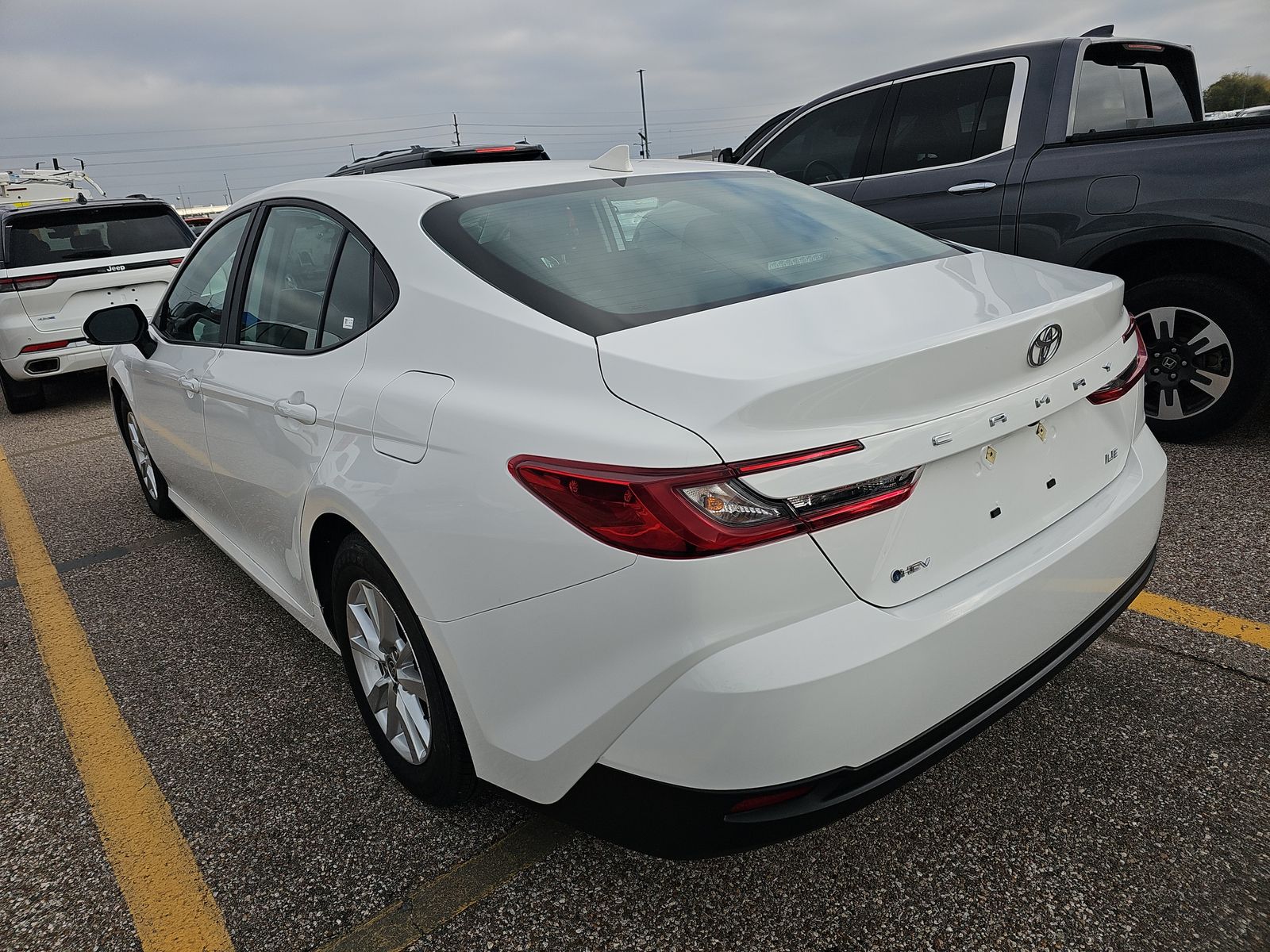 2025 Toyota Camry LE FWD