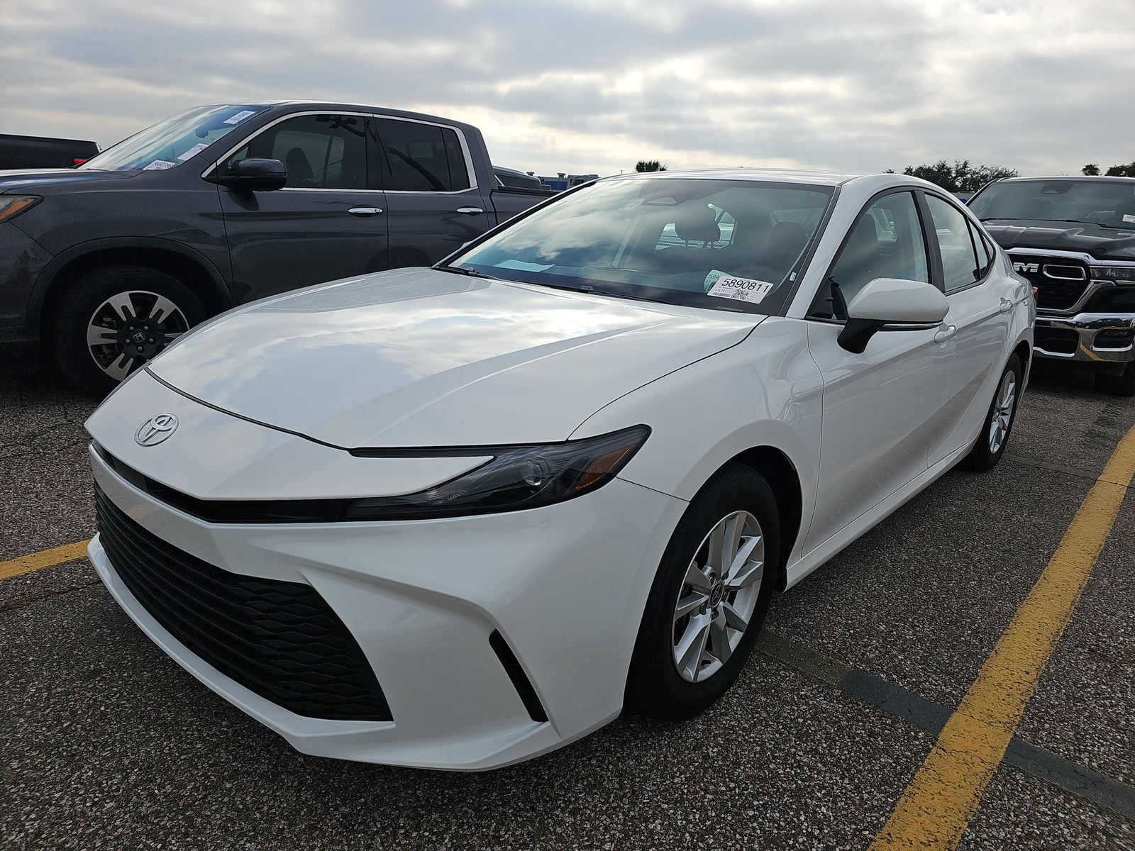 2025 Toyota Camry LE FWD