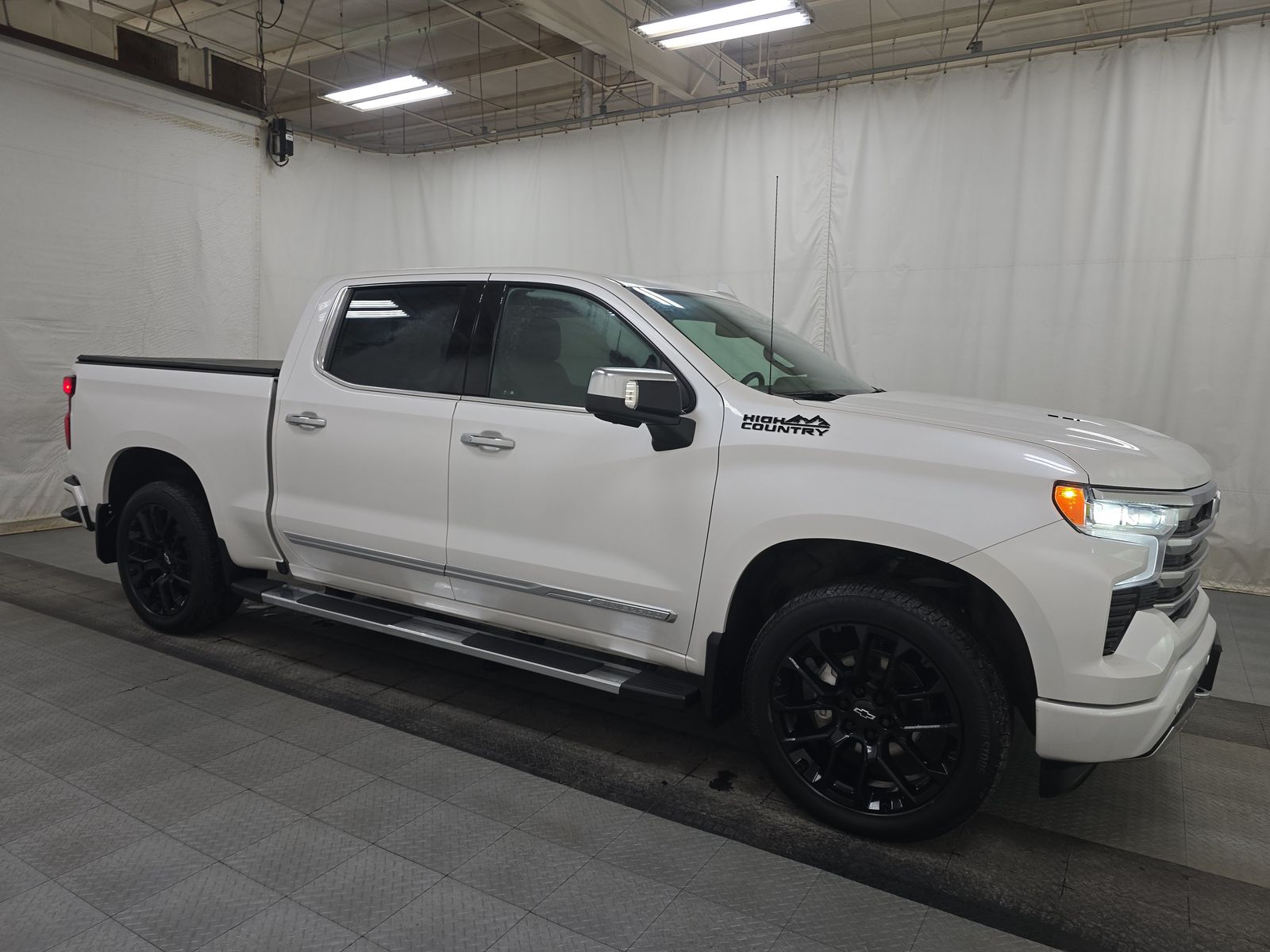 2023 Chevrolet Silverado 1500 High Country AWD