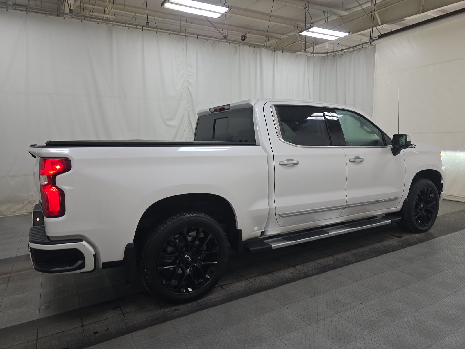 2023 Chevrolet Silverado 1500 High Country AWD