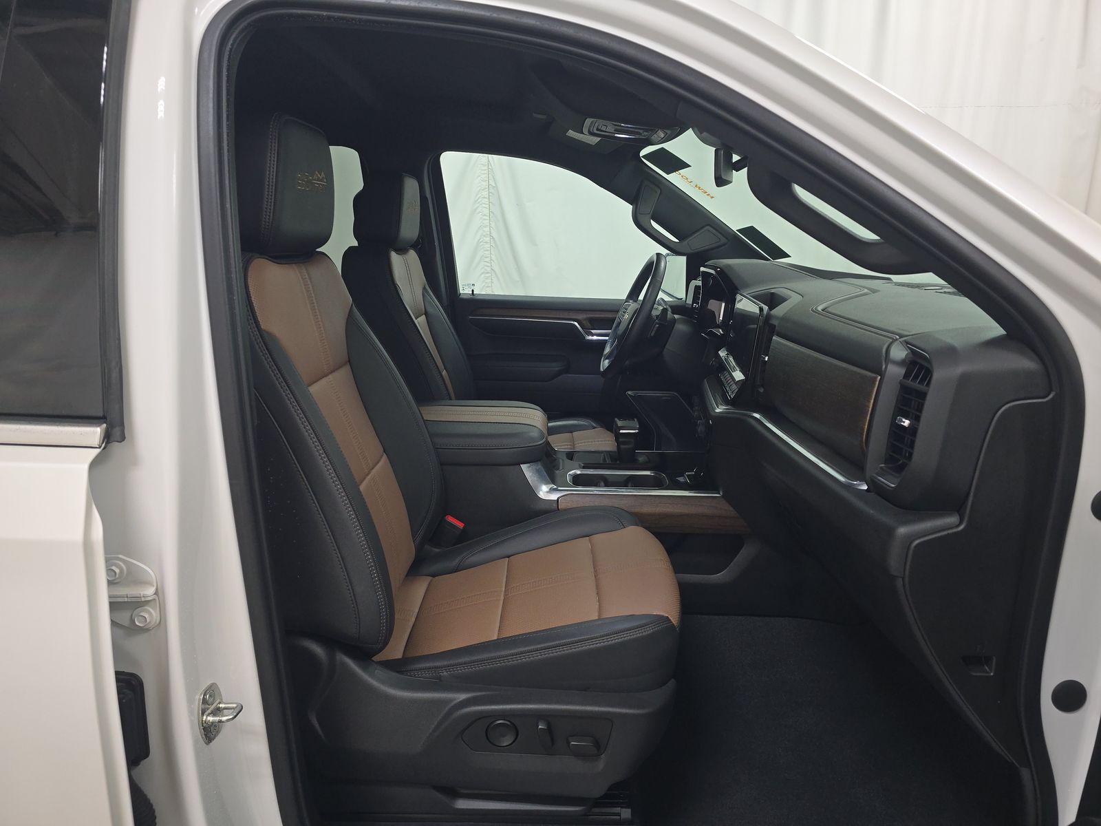 2023 Chevrolet Silverado 1500 High Country AWD