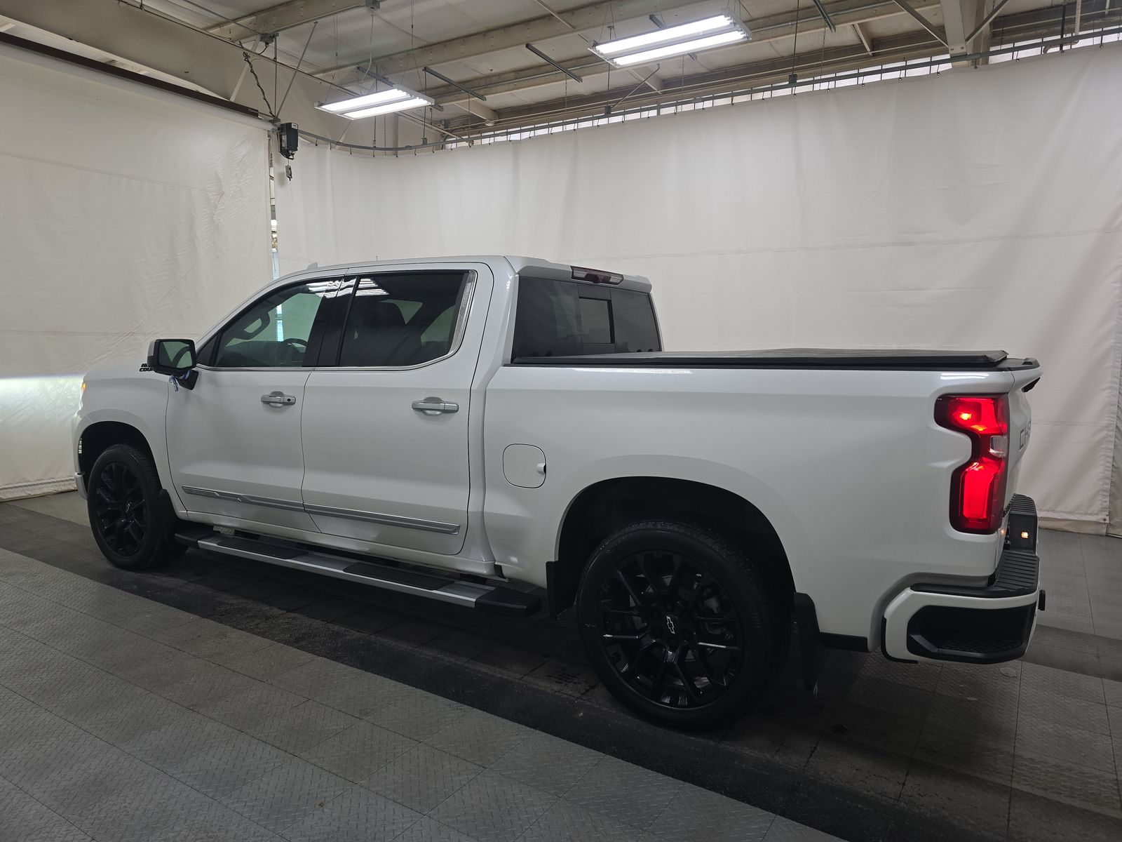 2023 Chevrolet Silverado 1500 High Country AWD
