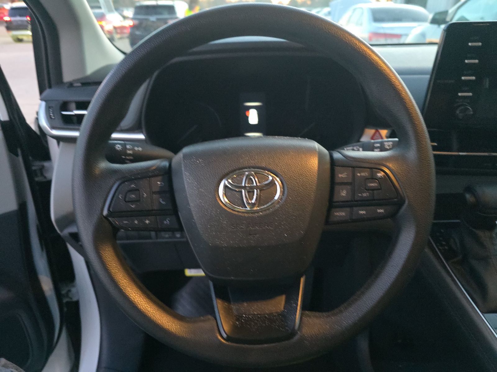 2024 Toyota Sienna LE FWD