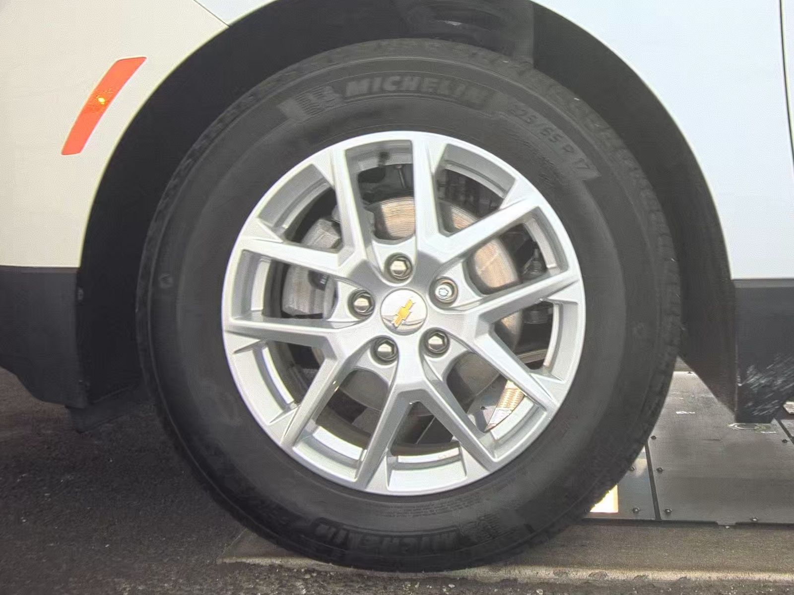 2024 Chevrolet Equinox LS FWD