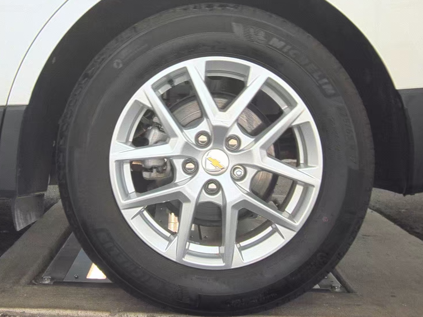 2024 Chevrolet Equinox LS FWD