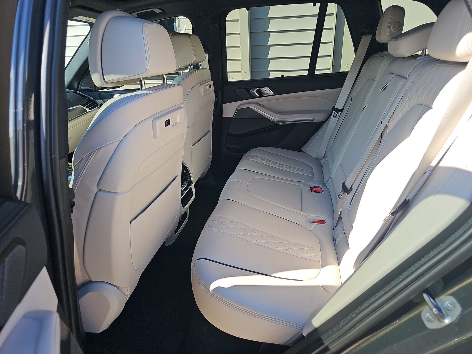 2023 BMW X5 M50i AWD