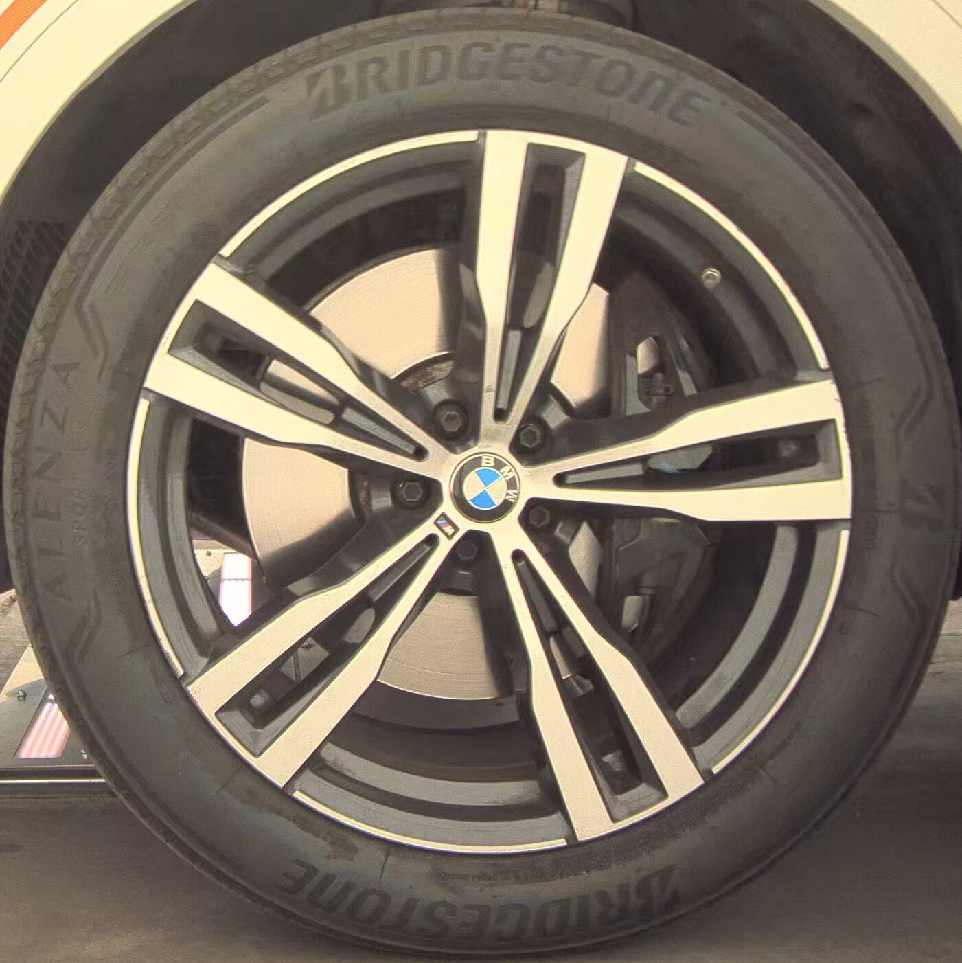 2023 BMW X7 M60i AWD