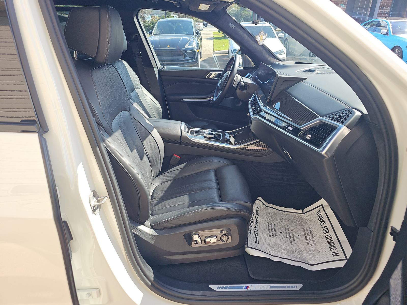 2023 BMW X7 M60i AWD