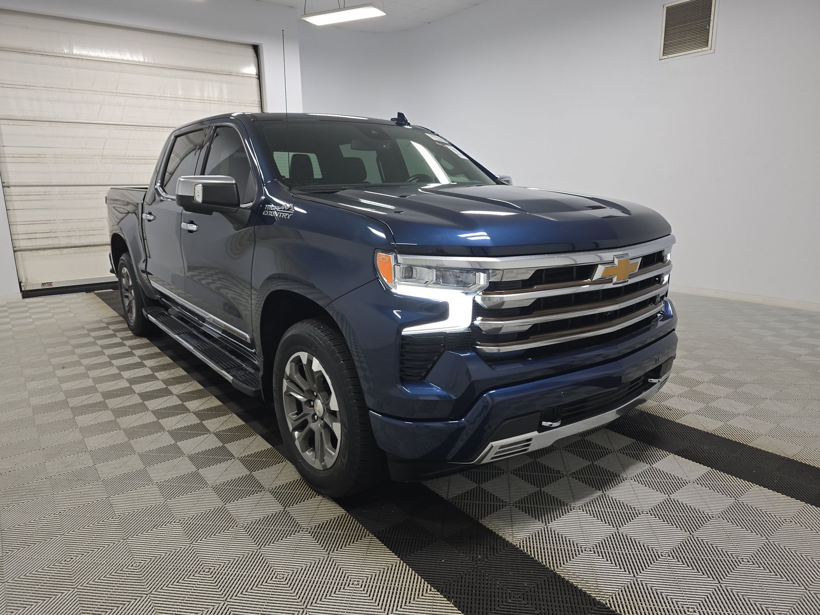 2022 Chevrolet Silverado 1500 High Country RWD