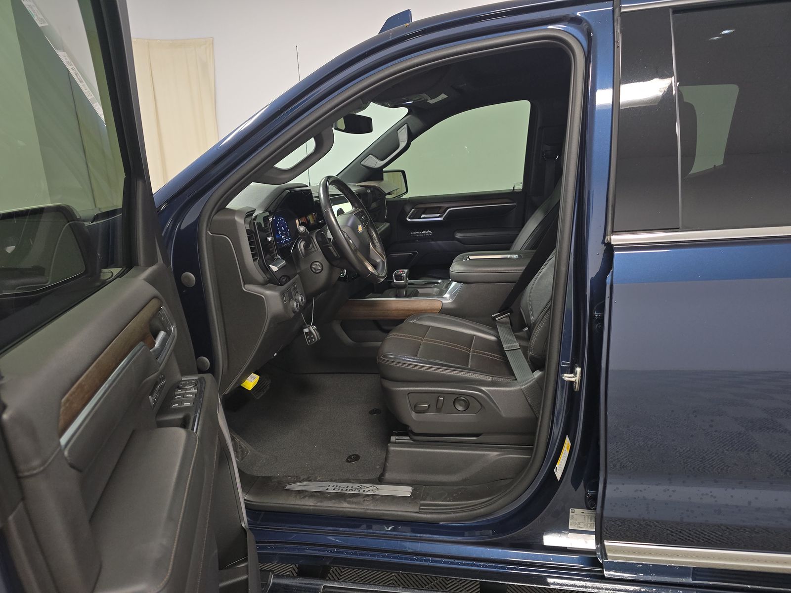 2022 Chevrolet Silverado 1500 High Country RWD