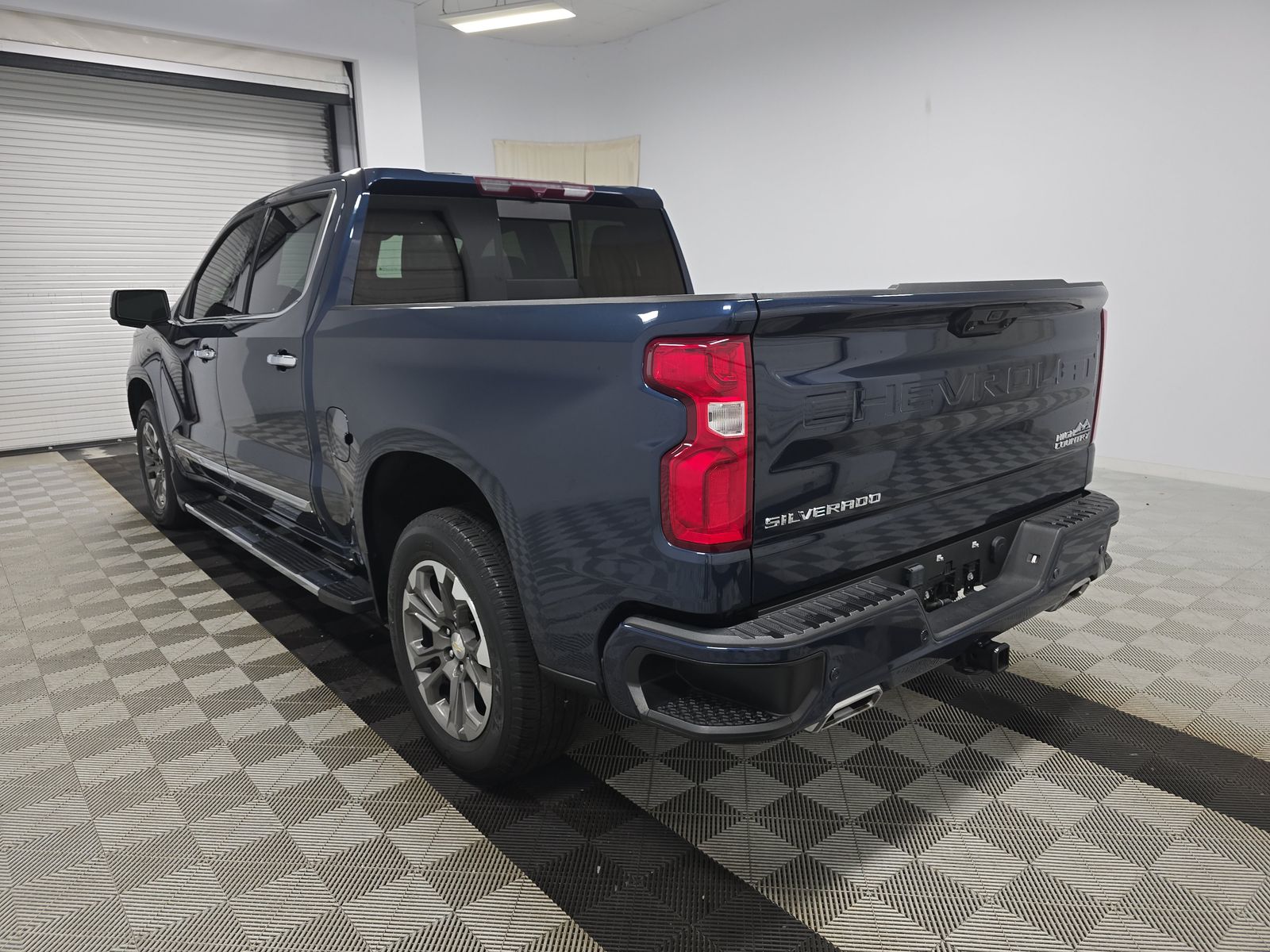 2022 Chevrolet Silverado 1500 High Country RWD