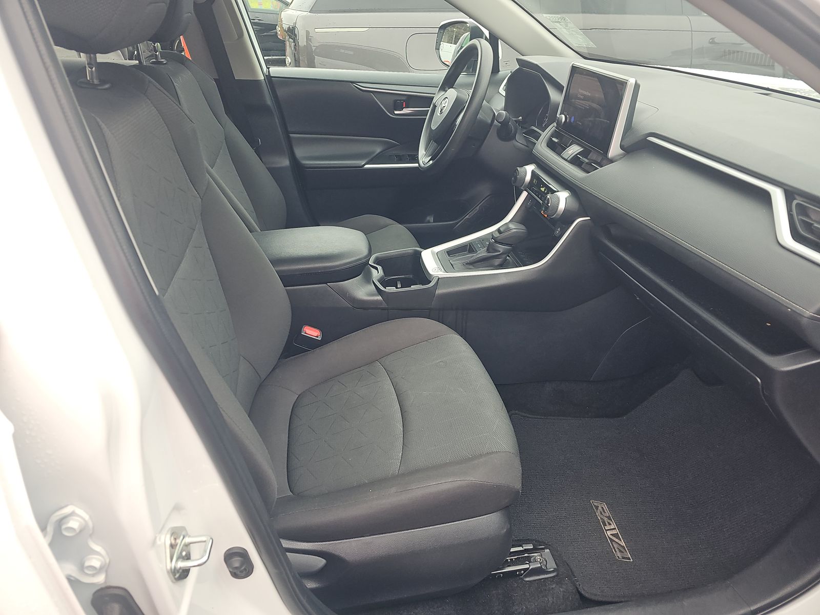 2024 Toyota RAV4 XLE FWD