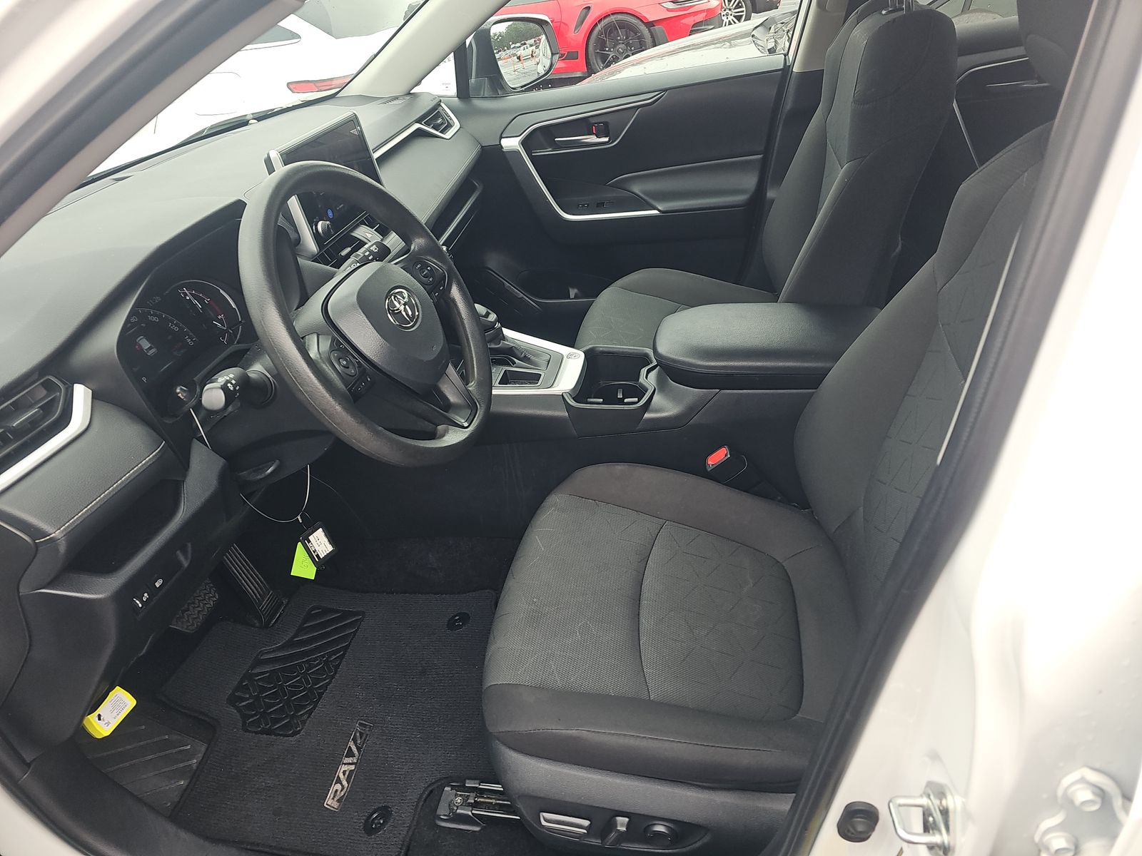 2024 Toyota RAV4 XLE FWD