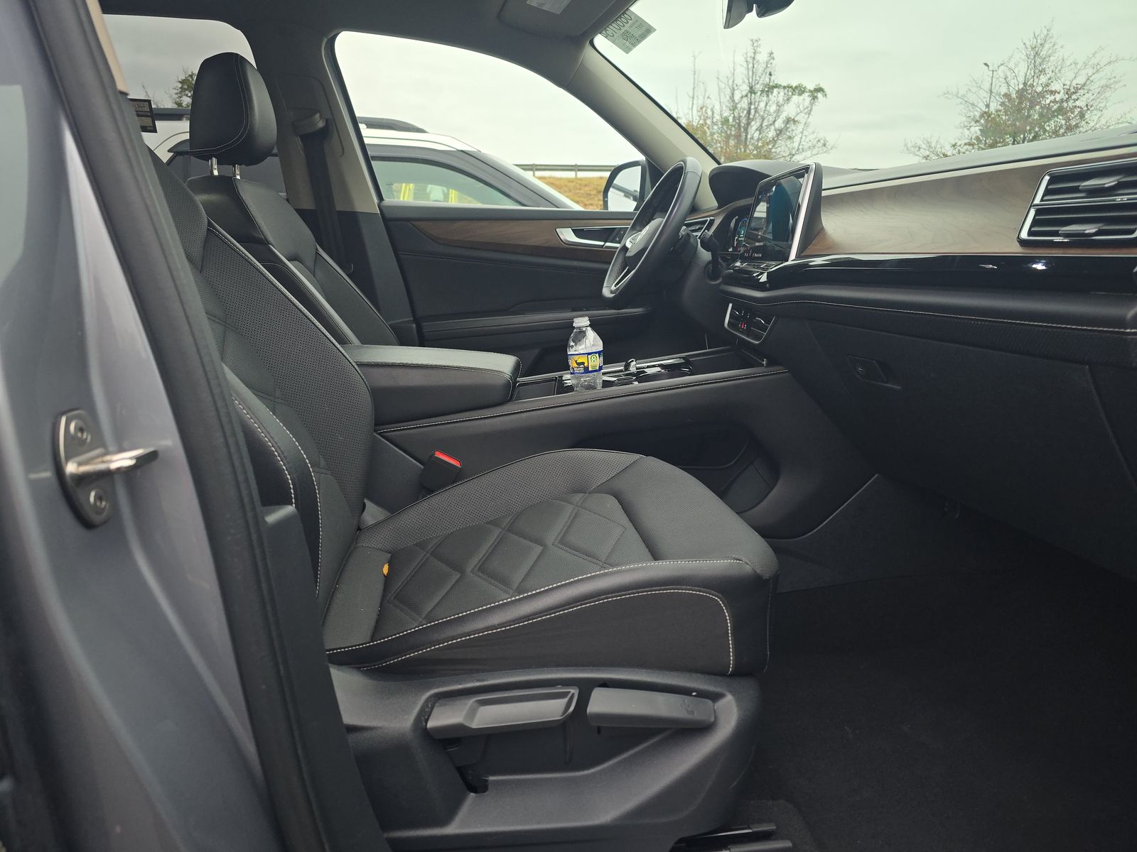 2024 Volkswagen Atlas 2.0T SE FWD