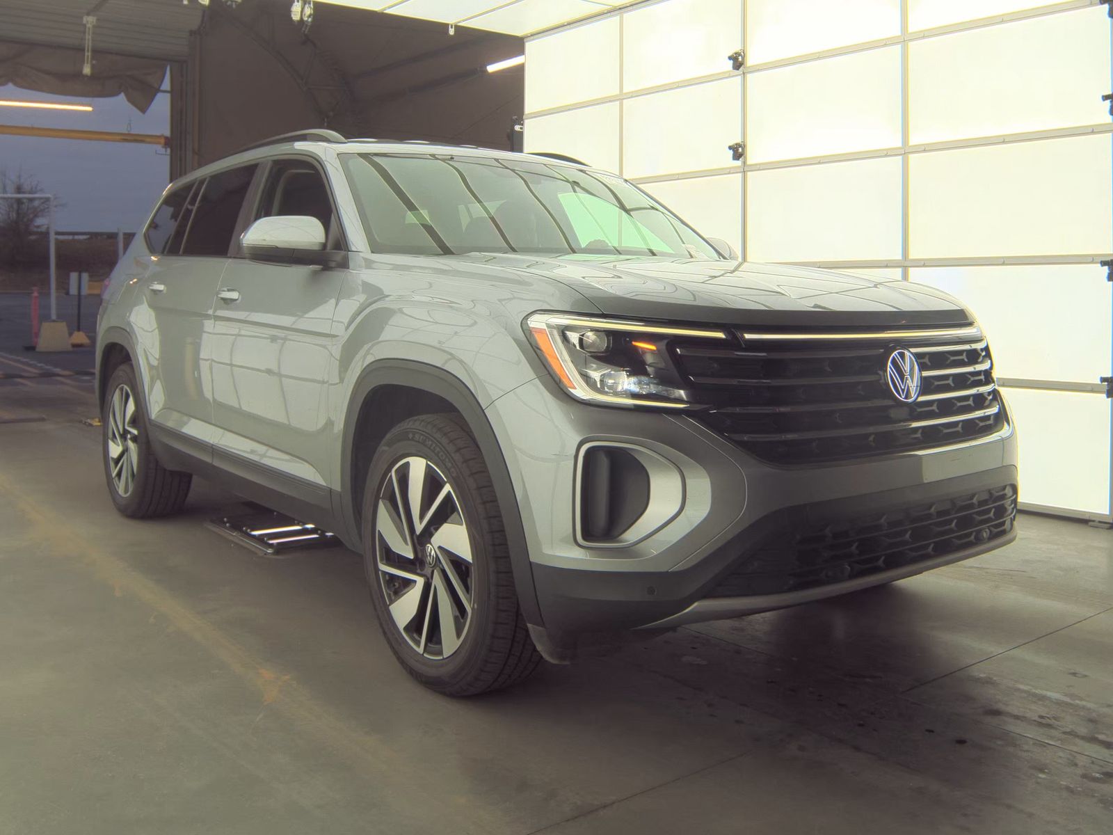 2024 Volkswagen Atlas 2.0T SE FWD