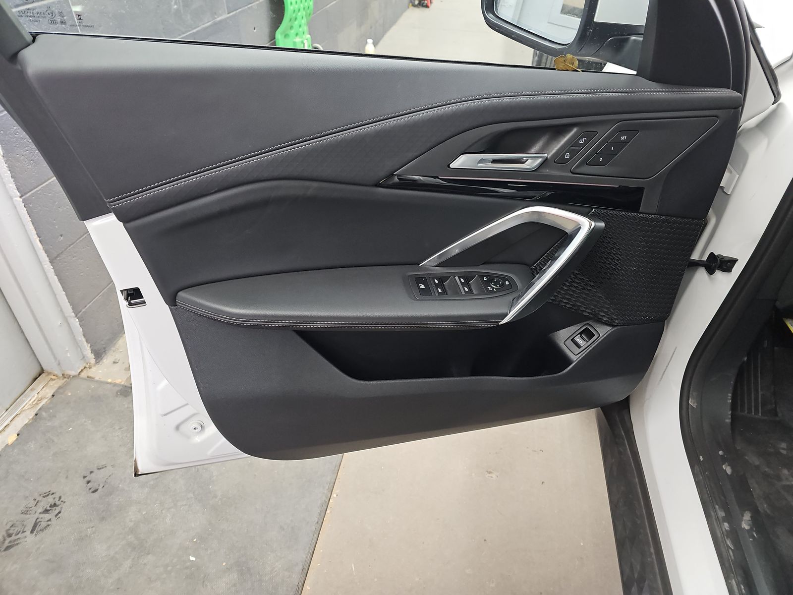 2025 BMW X2 xDrive28i AWD