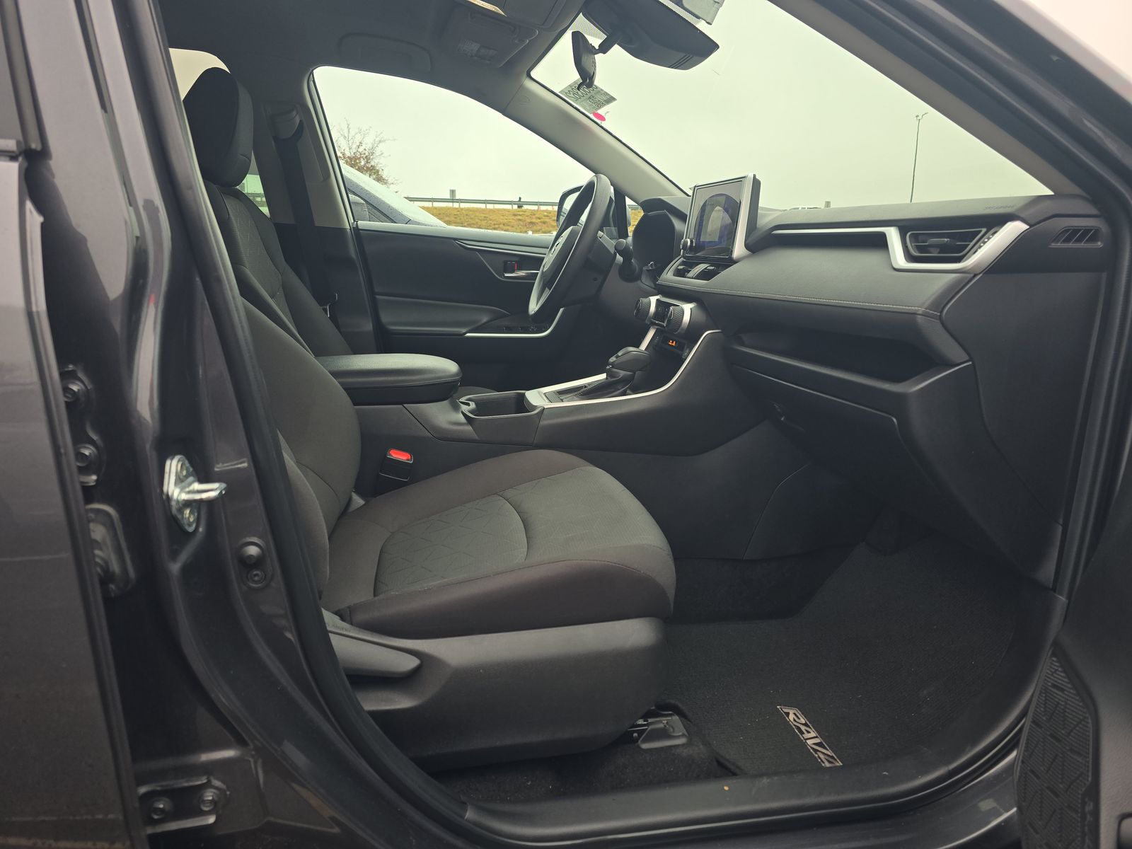 2024 Toyota RAV4 XLE FWD