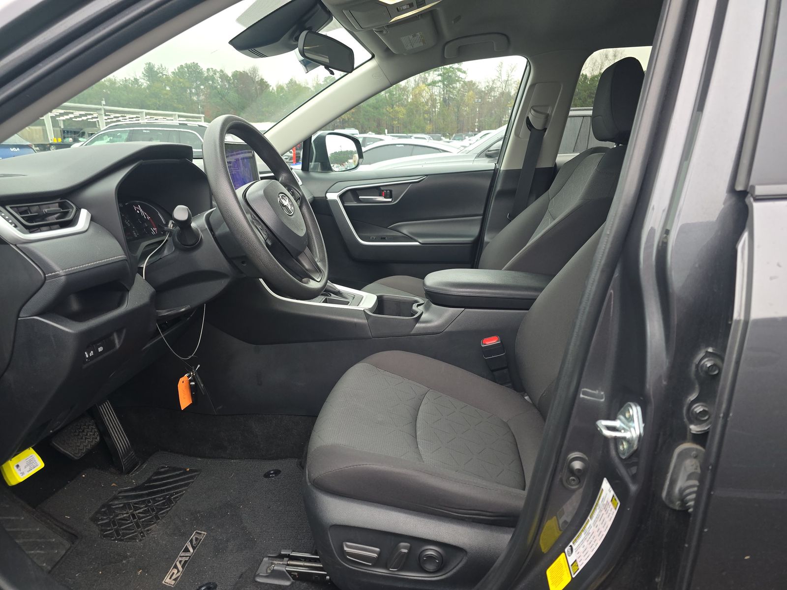 2024 Toyota RAV4 XLE FWD