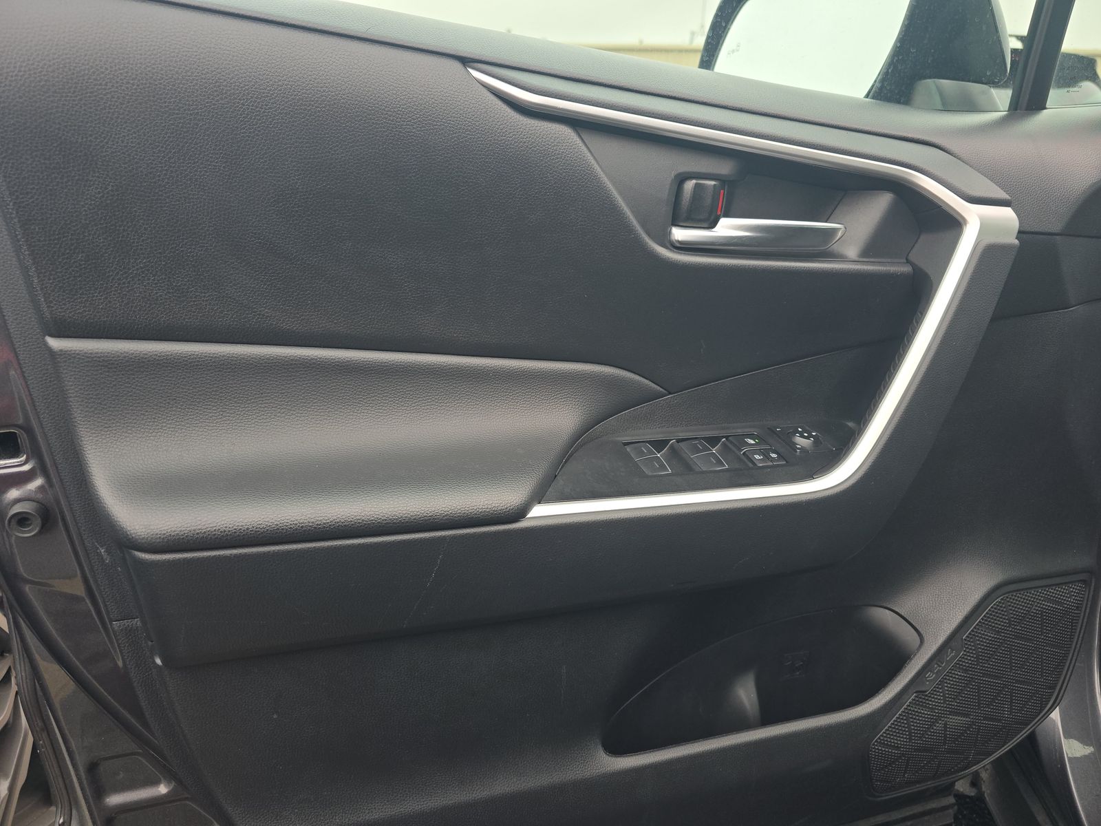 2024 Toyota RAV4 XLE FWD