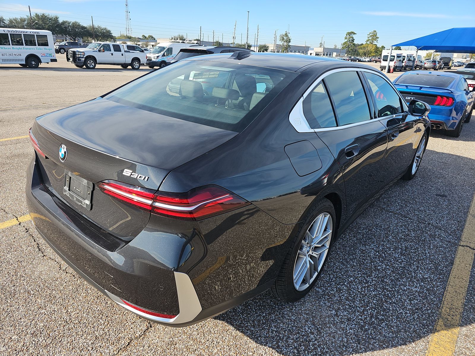 2025 BMW 5 Series 530i RWD