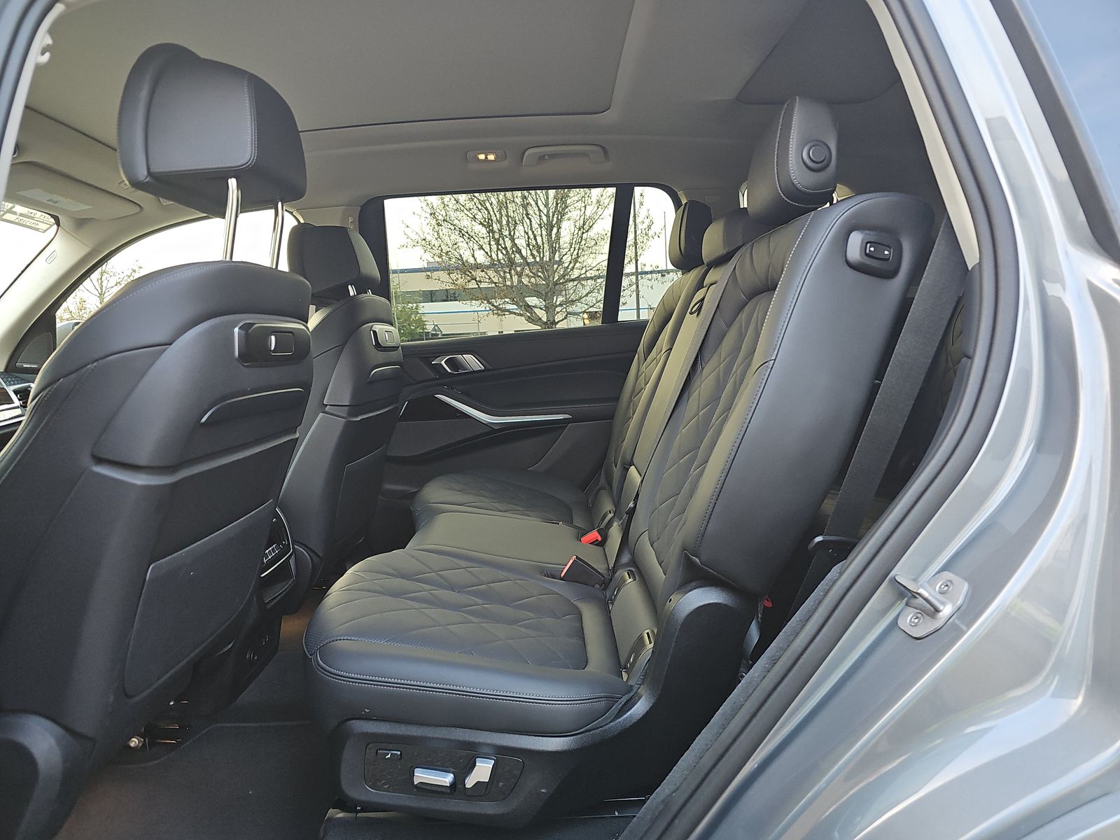 2025 BMW X7 xDrive40i AWD