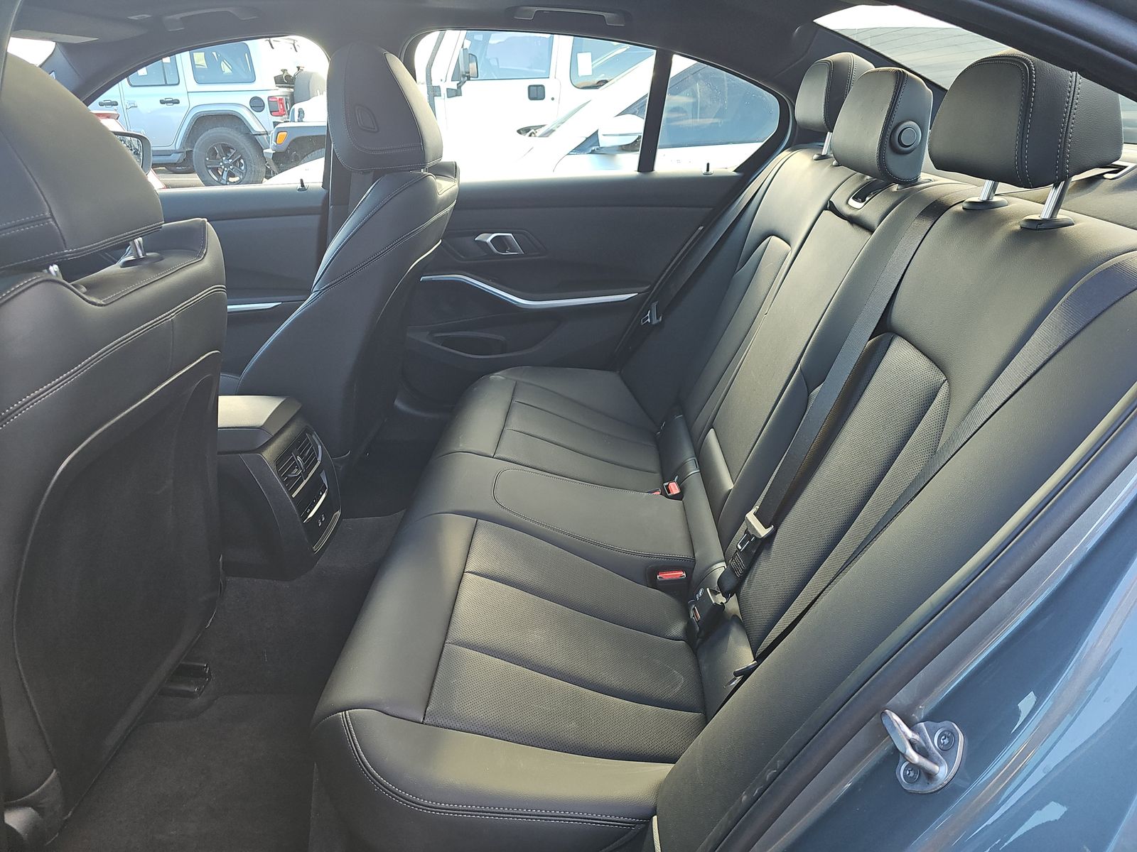 2025 BMW 3 Series 330i xDrive AWD