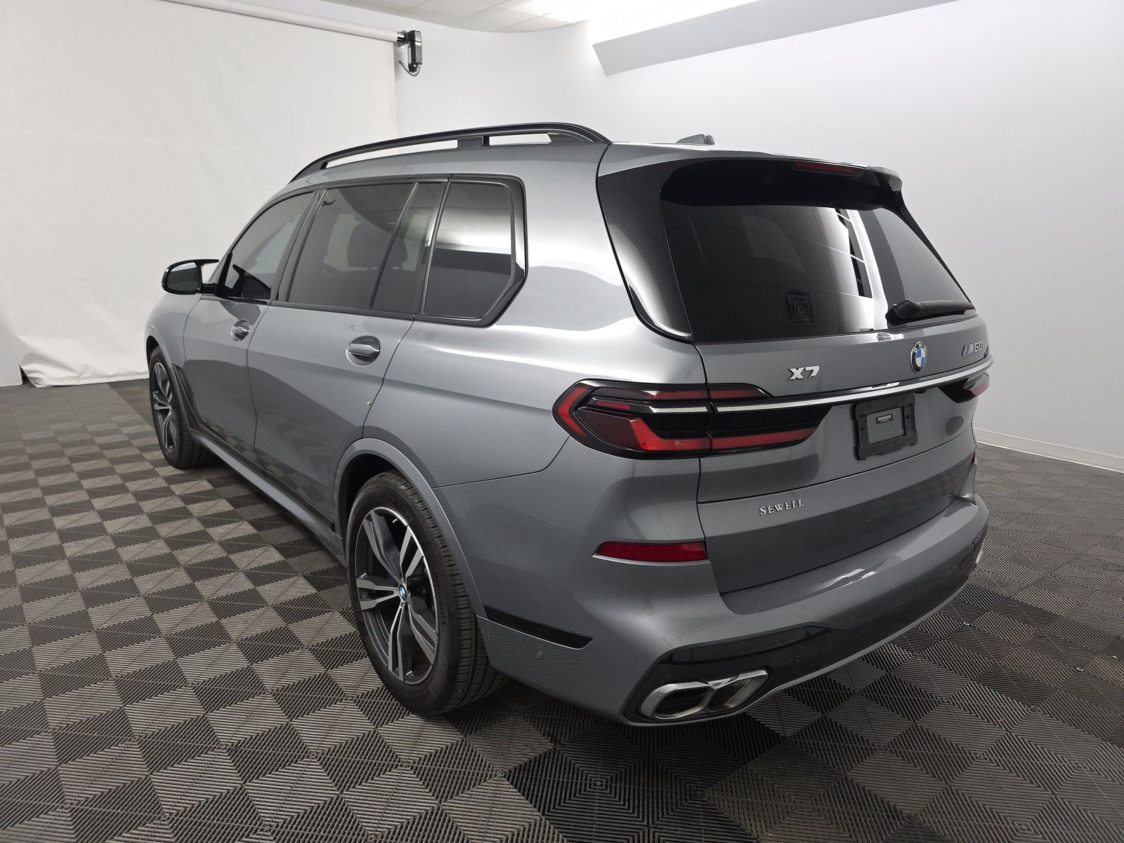 2023 BMW X7 M60i AWD