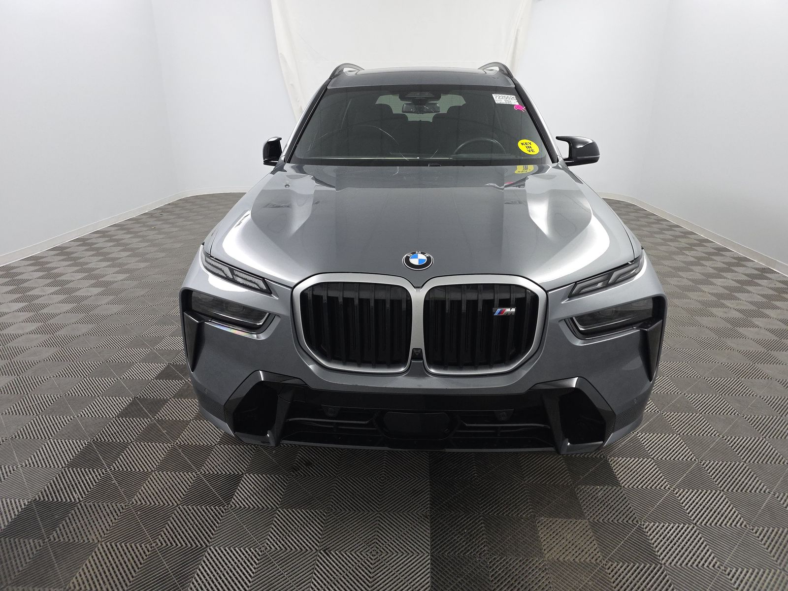 2023 BMW X7 M60i AWD
