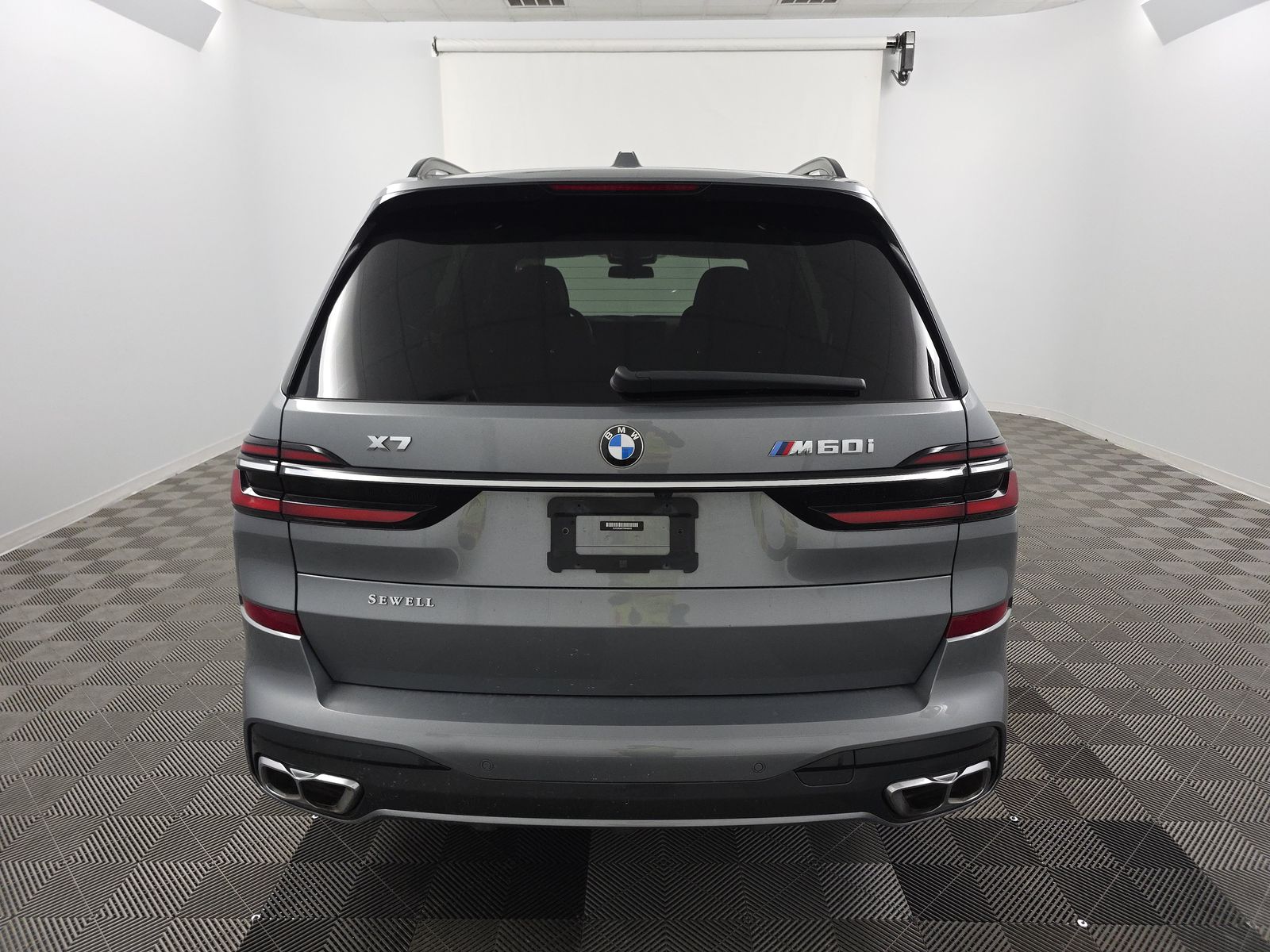 2023 BMW X7 M60i AWD