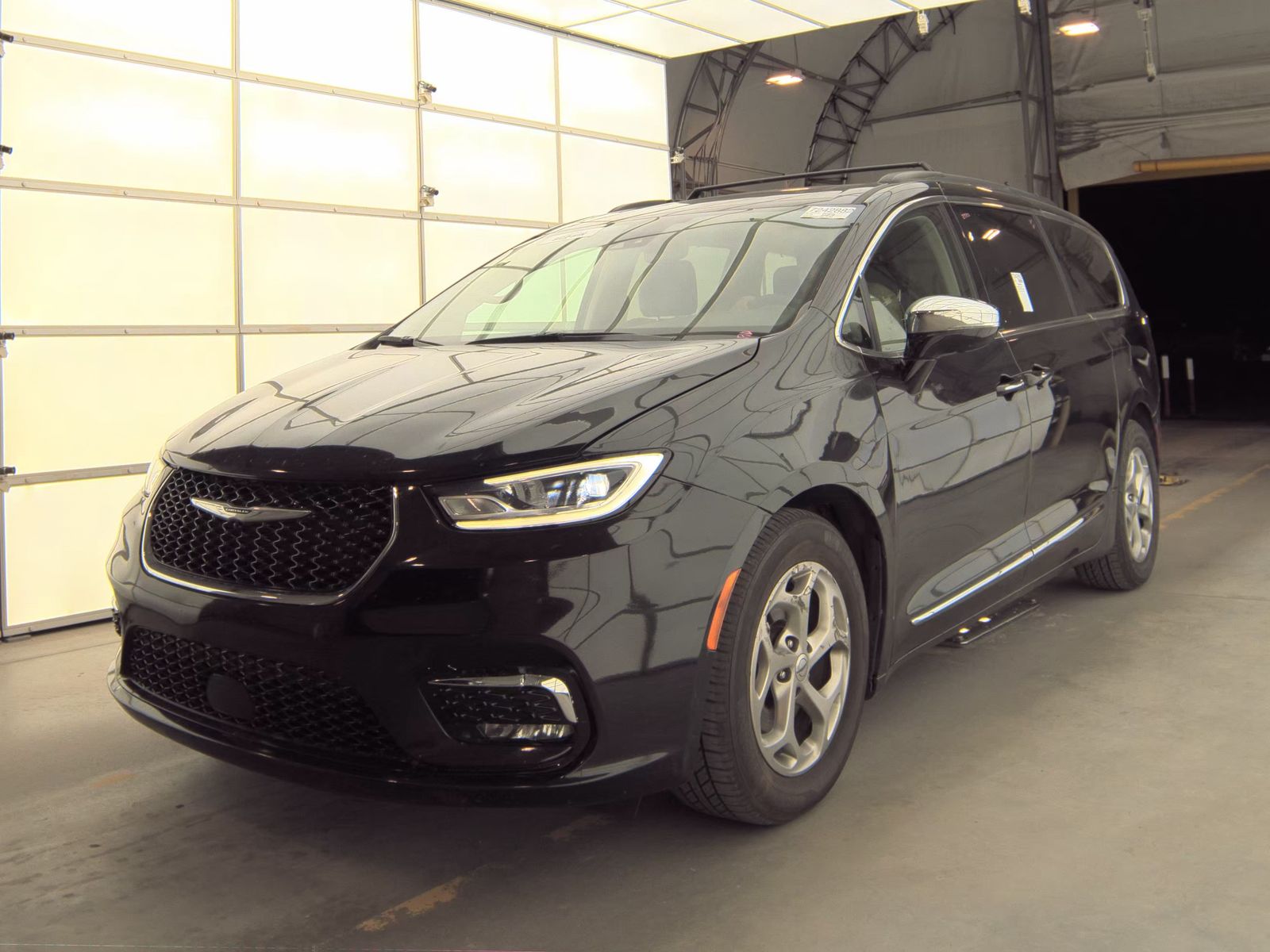 2023 Chrysler Pacifica Limited FWD