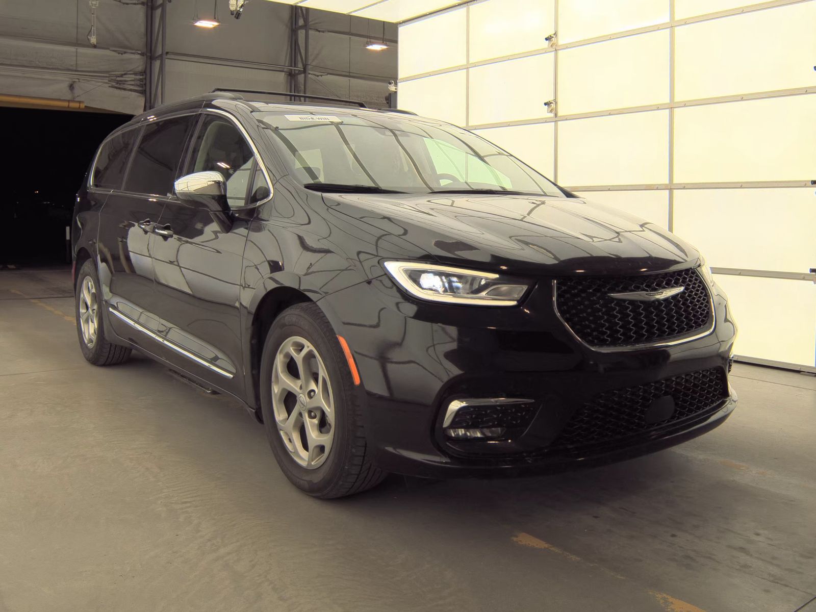 2023 Chrysler Pacifica Limited FWD