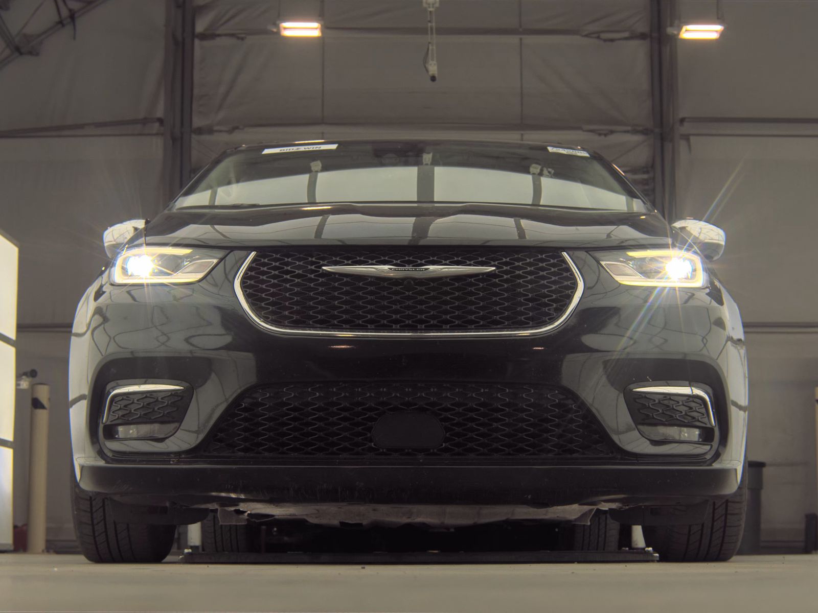 2023 Chrysler Pacifica Limited FWD