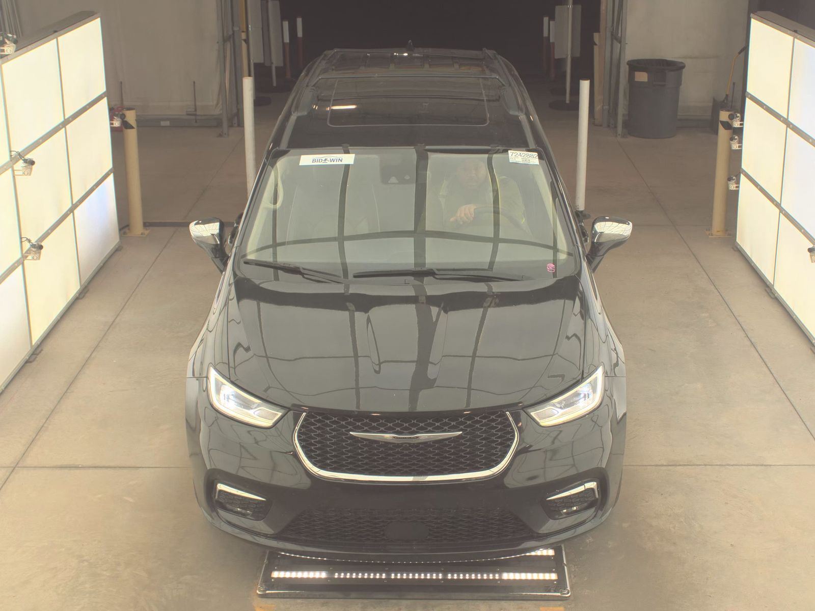 2023 Chrysler Pacifica Limited FWD